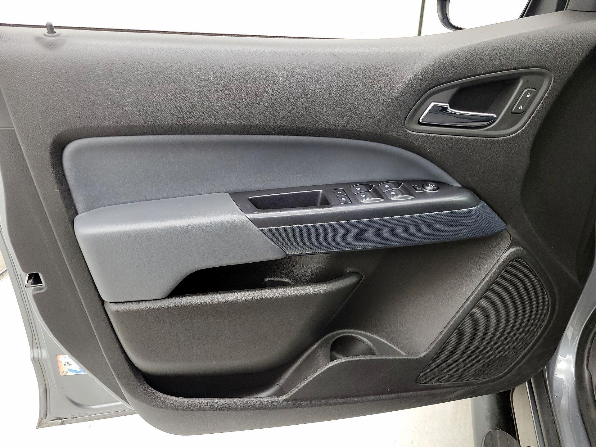 Thumbnail: 2019 Chevrolet Colorado - 12