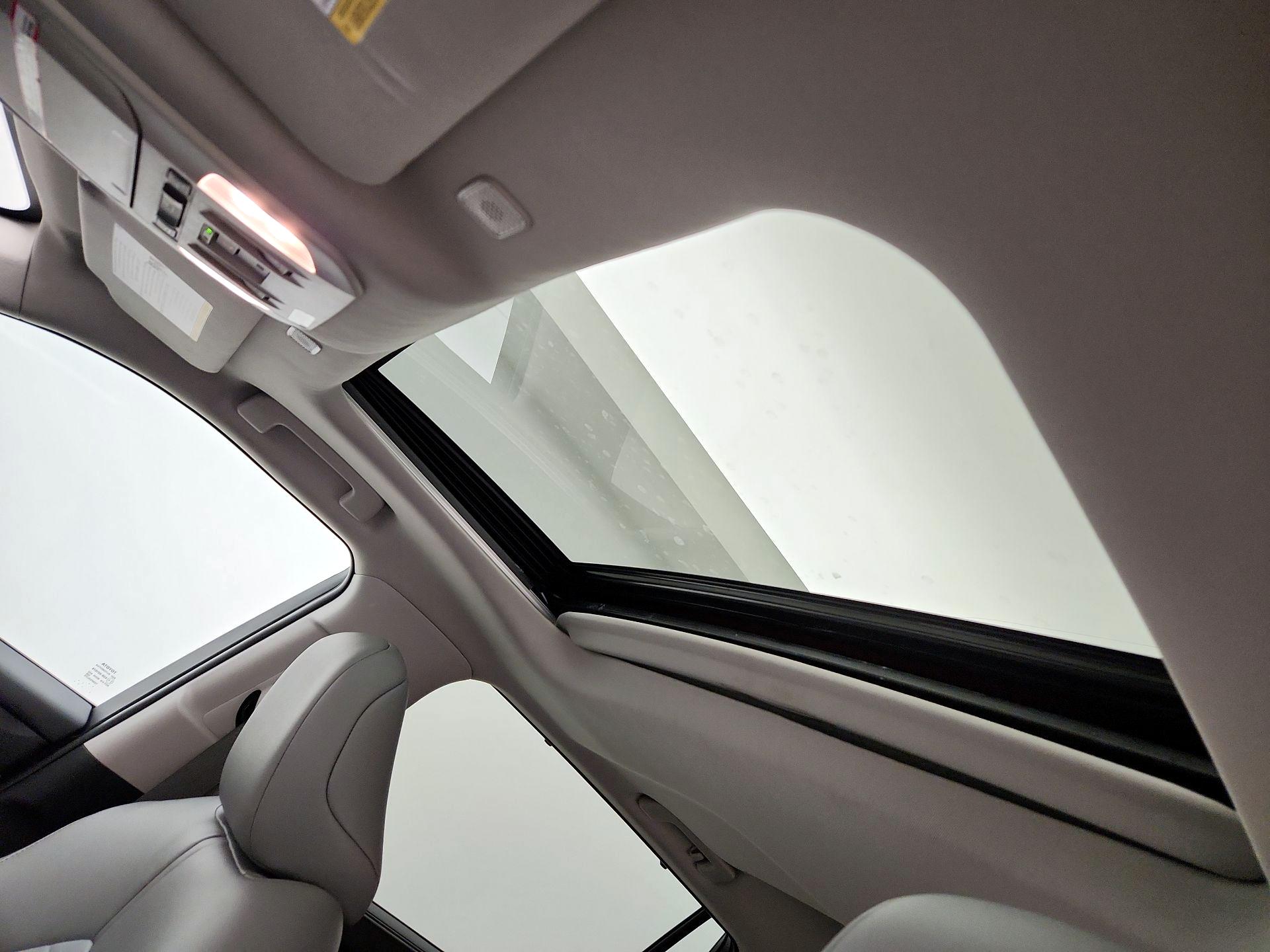 Thumbnail: 2024 Toyota Highlander - 19