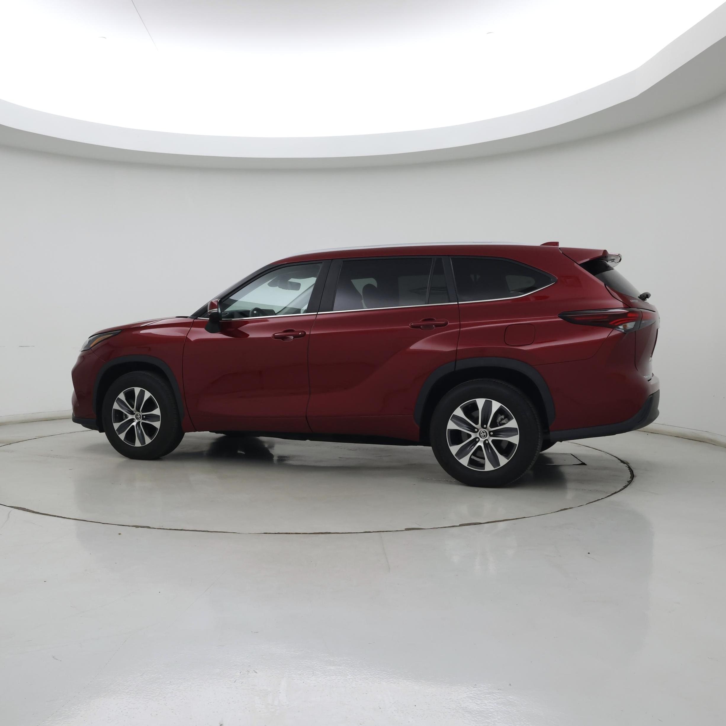 Thumbnail: 2024 Toyota Highlander - 3