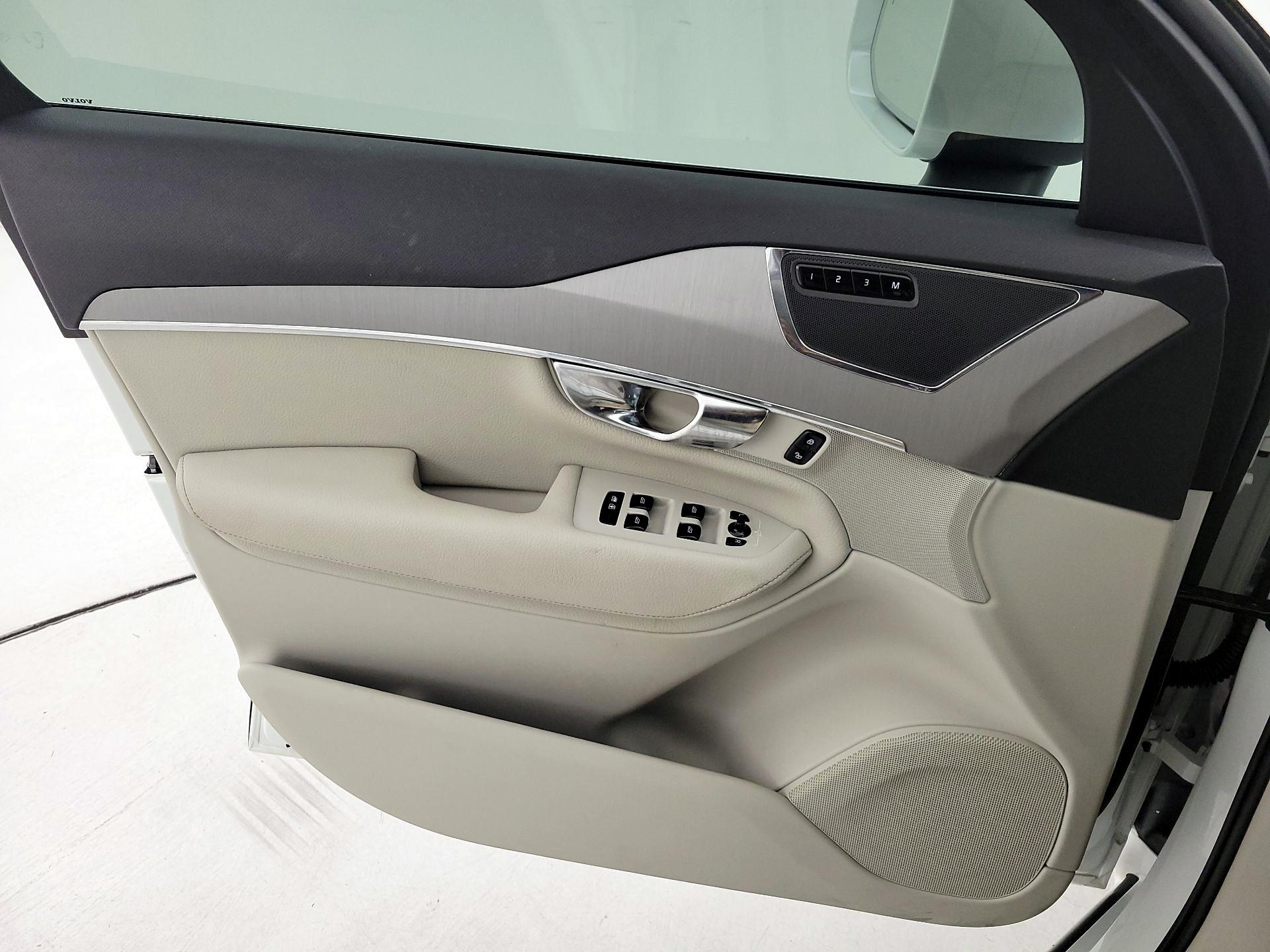 Thumbnail: 2021 Volvo XC90 - 12