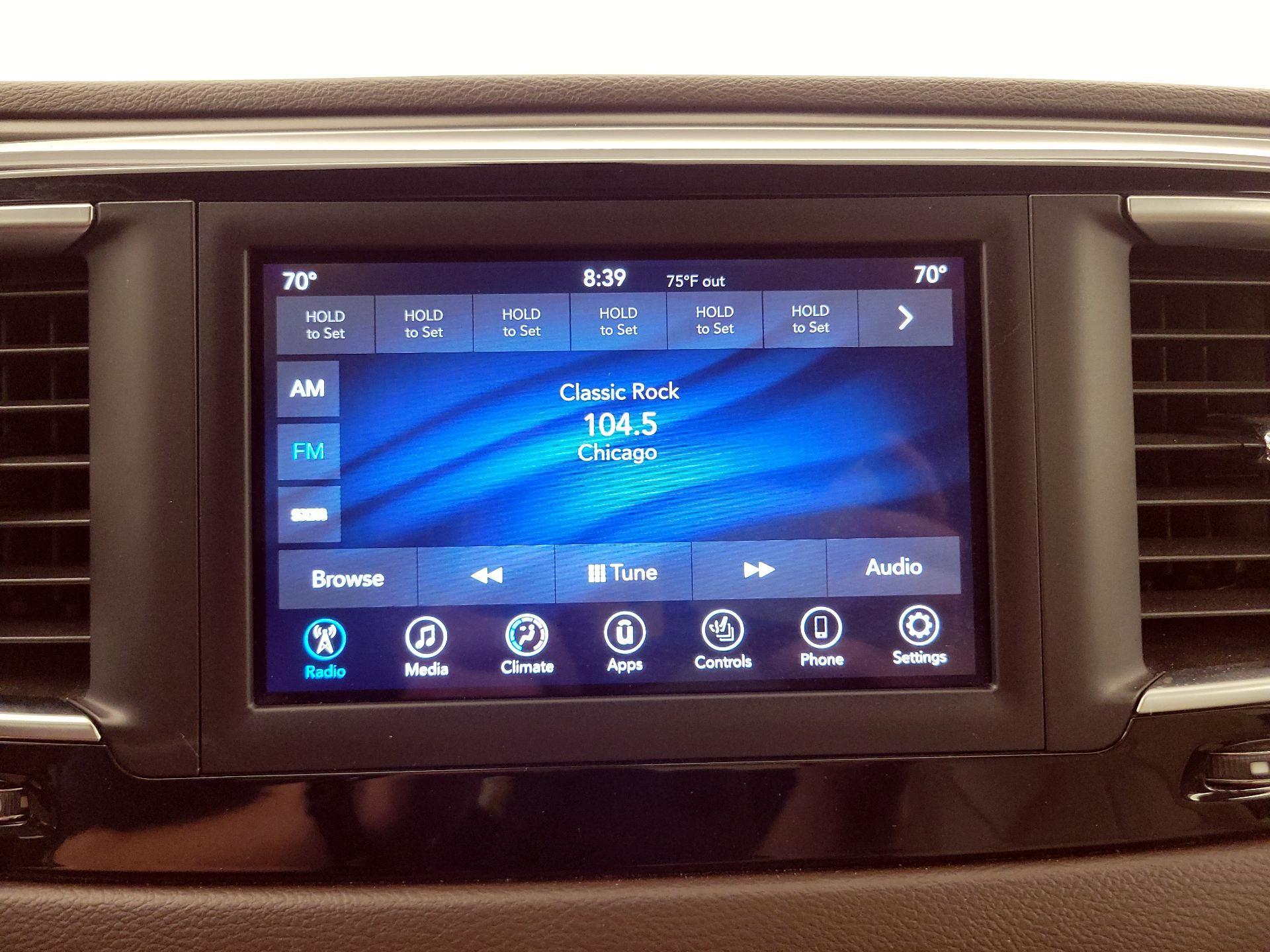Thumbnail: 2018 Chrysler Pacifica - 15