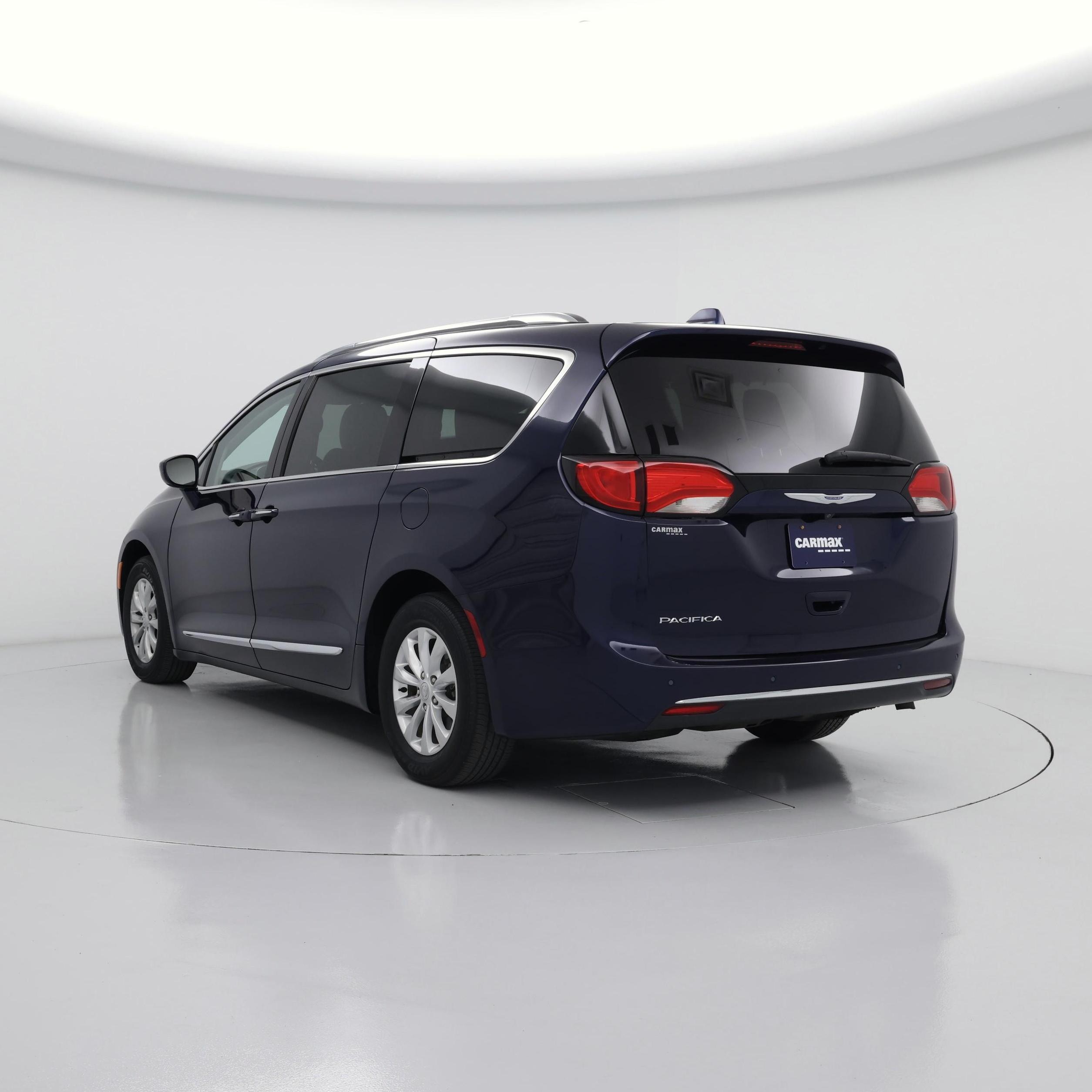 Thumbnail: 2018 Chrysler Pacifica - 2