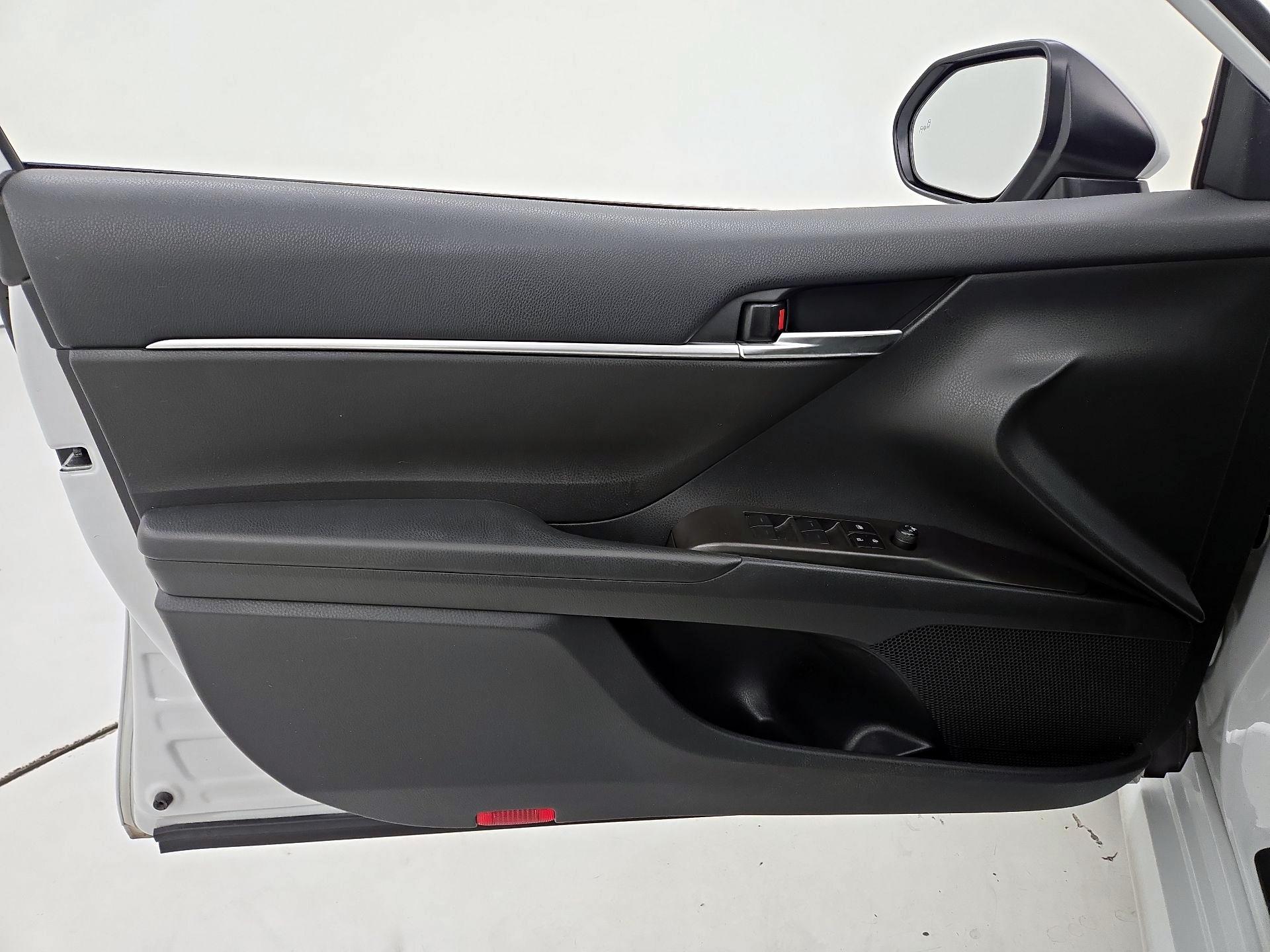 Thumbnail: 2023 Toyota Camry - 12