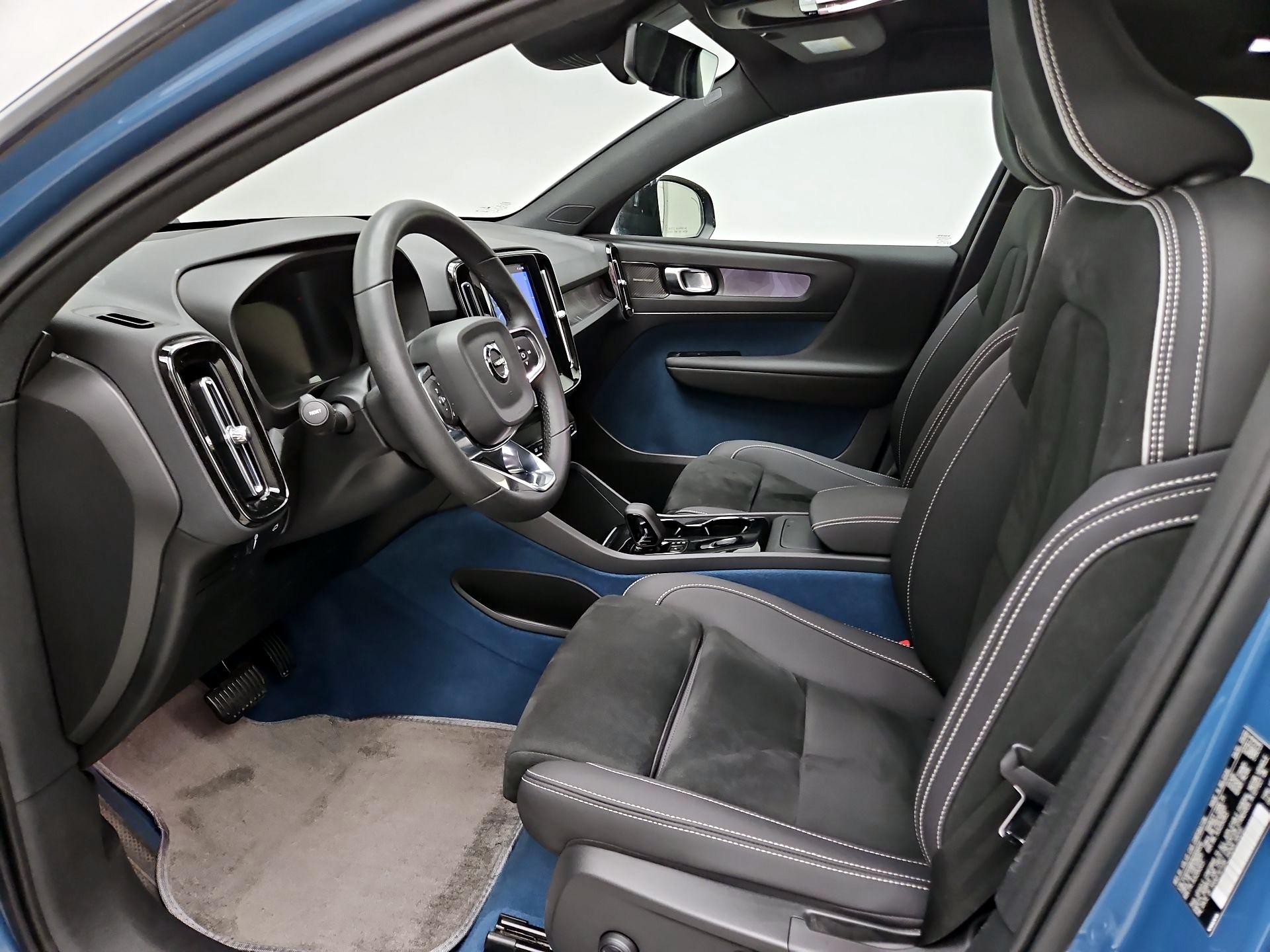 Thumbnail: 2022 Volvo C40 - 11