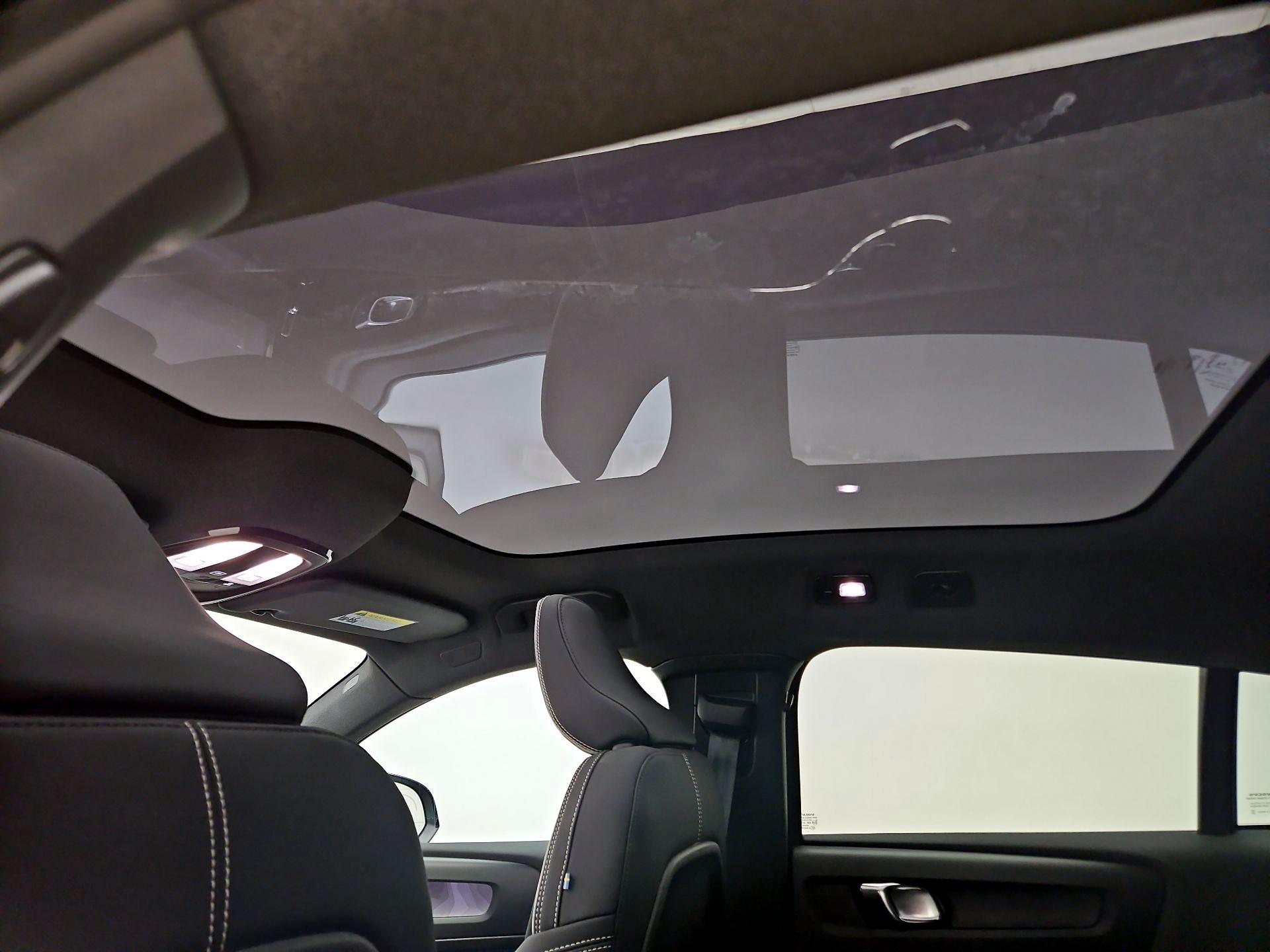 Thumbnail: 2022 Volvo C40 - 19