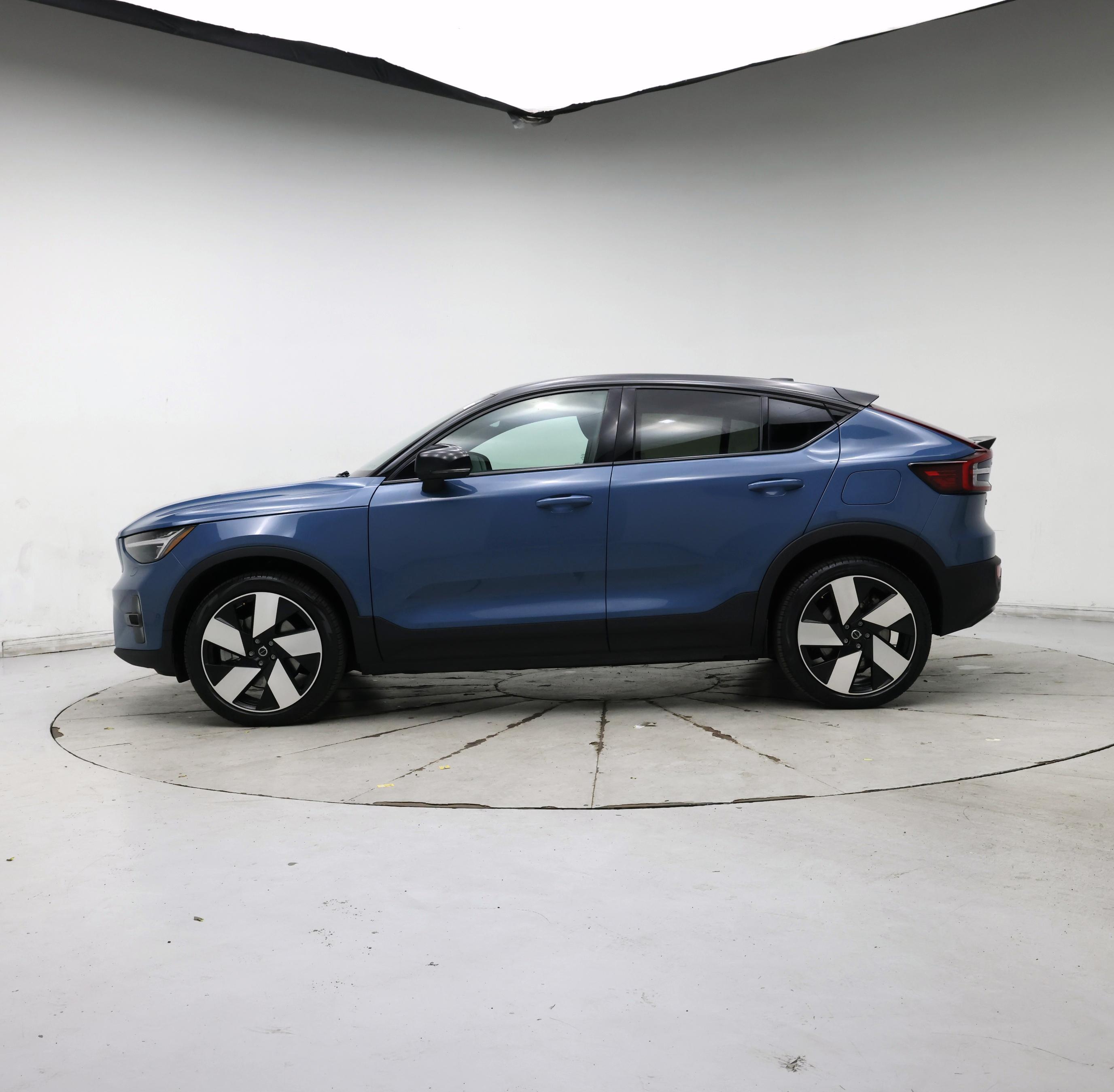 Thumbnail: 2022 Volvo C40 - 3