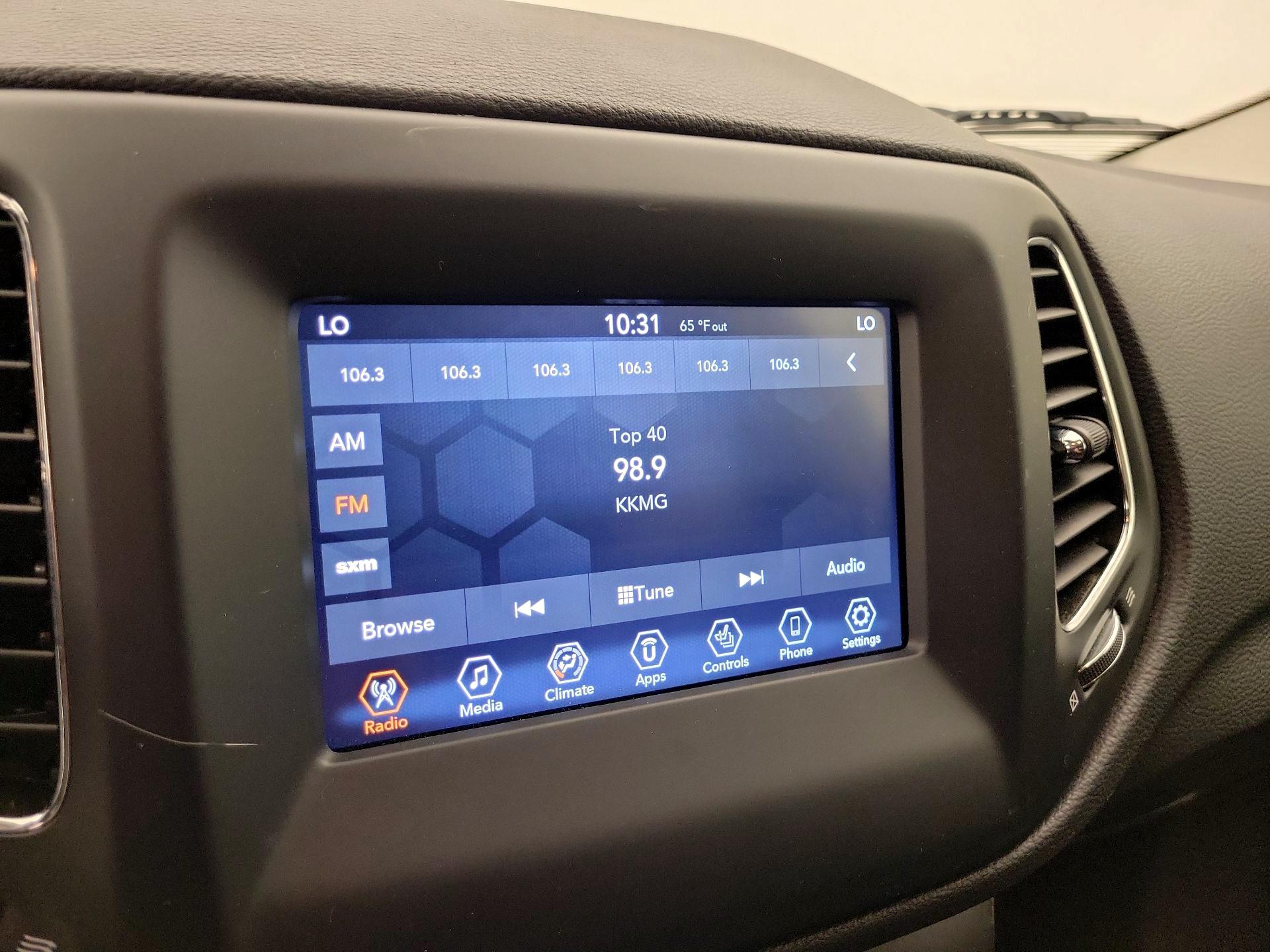 Thumbnail: 2020 Jeep Compass - 15