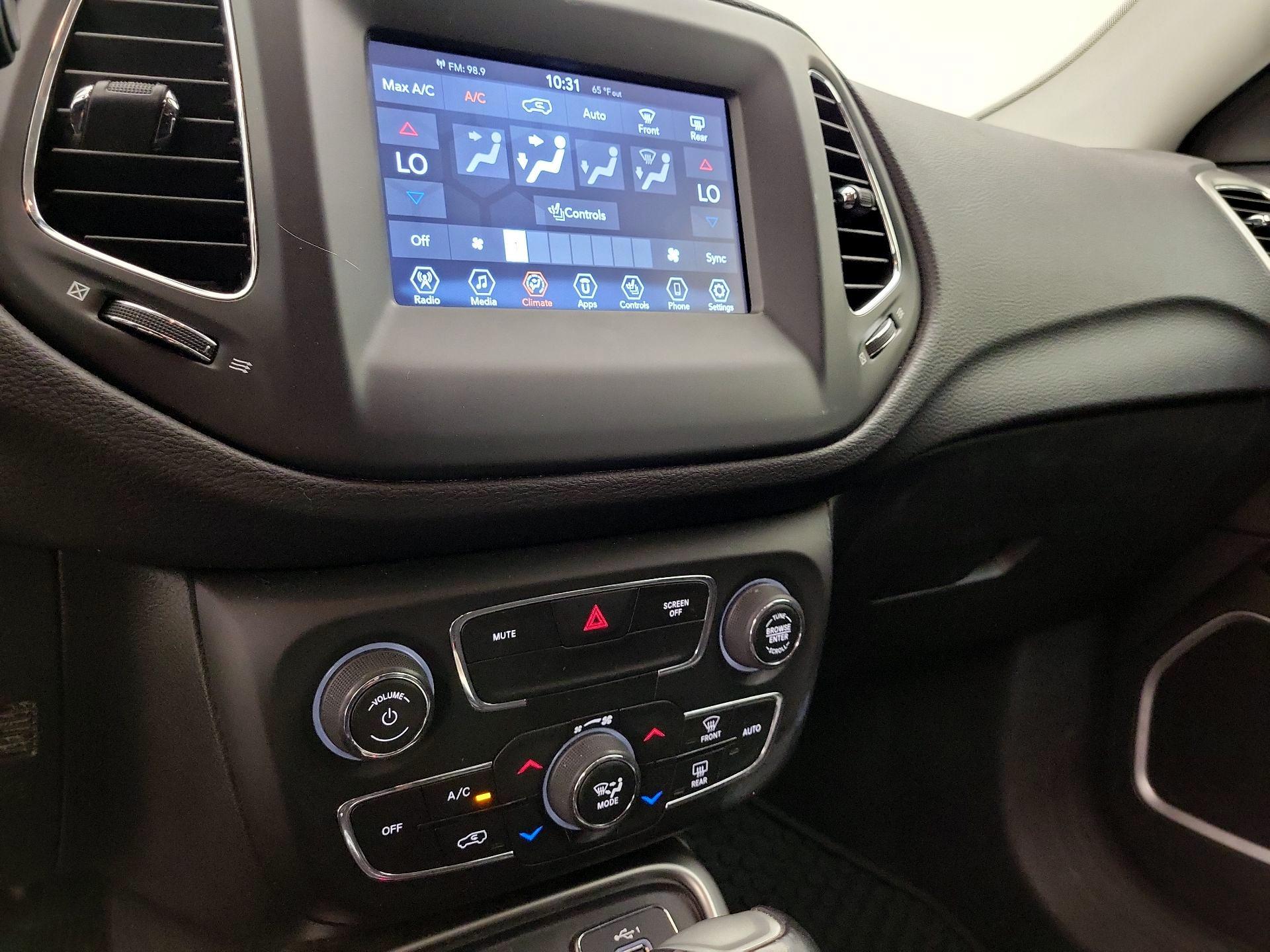 Thumbnail: 2020 Jeep Compass - 16