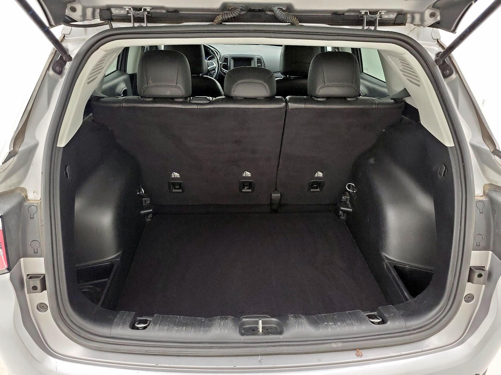 Thumbnail: 2020 Jeep Compass - 20