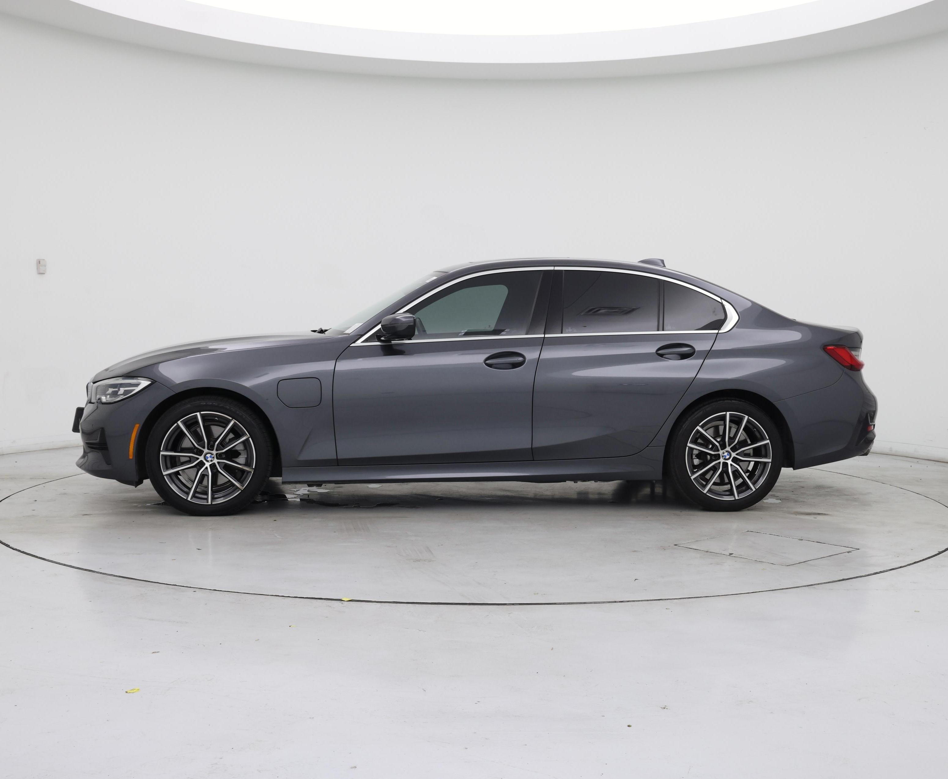 Thumbnail: 2021 BMW 3 Series - 3