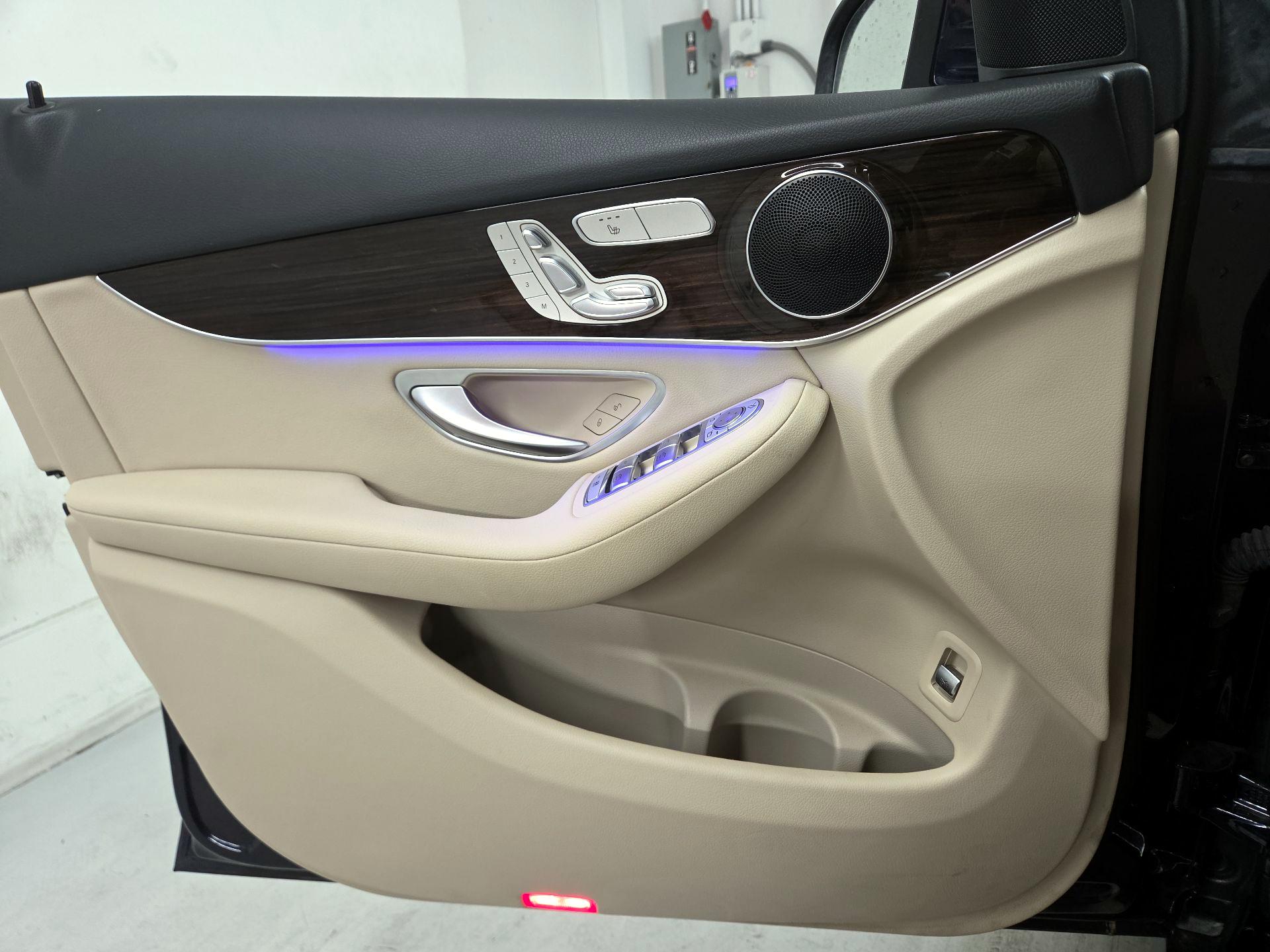 Thumbnail: 2022 Mercedes-Benz GLC - 10
