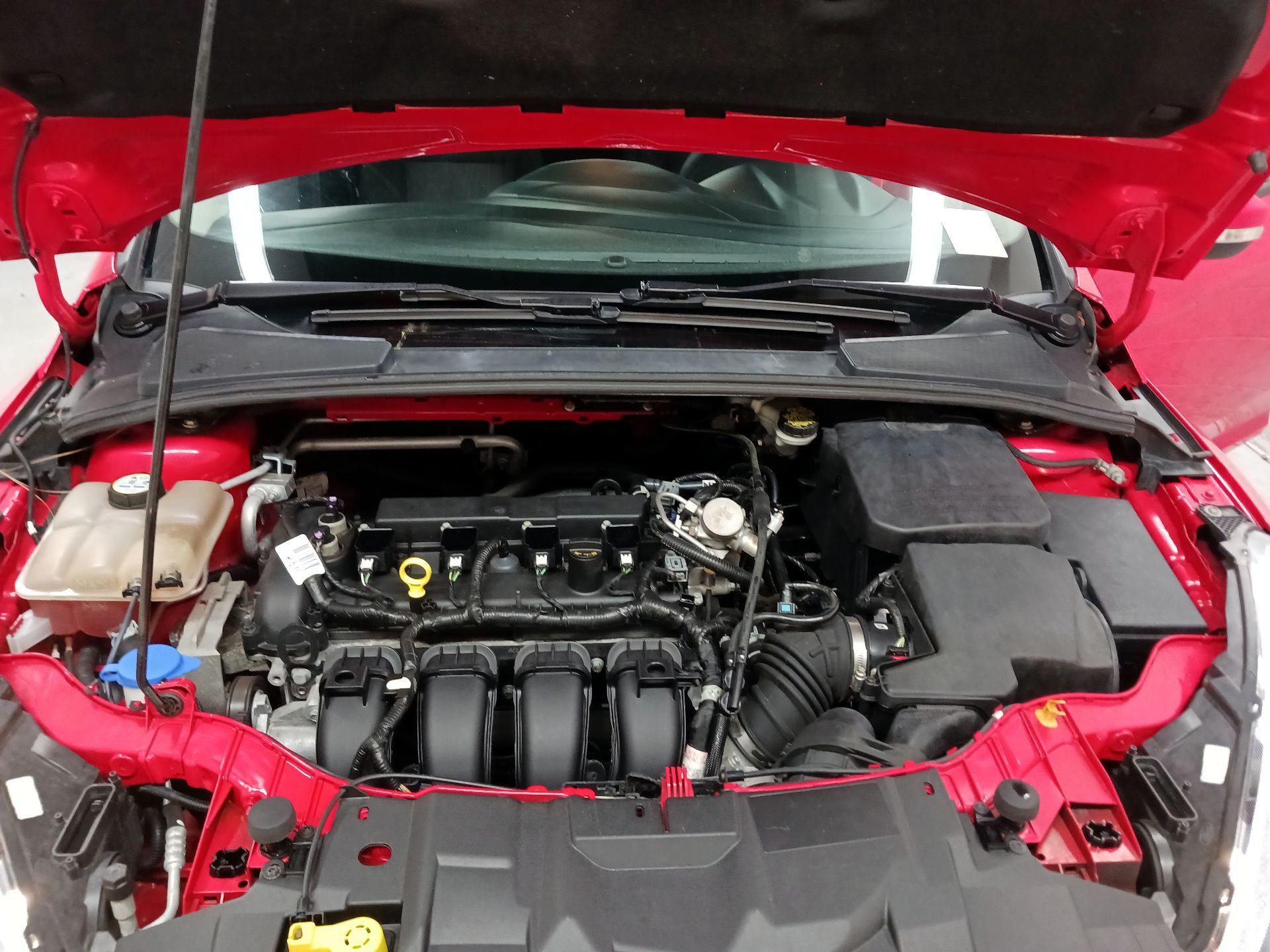 Thumbnail: 2016 Ford Focus - 17