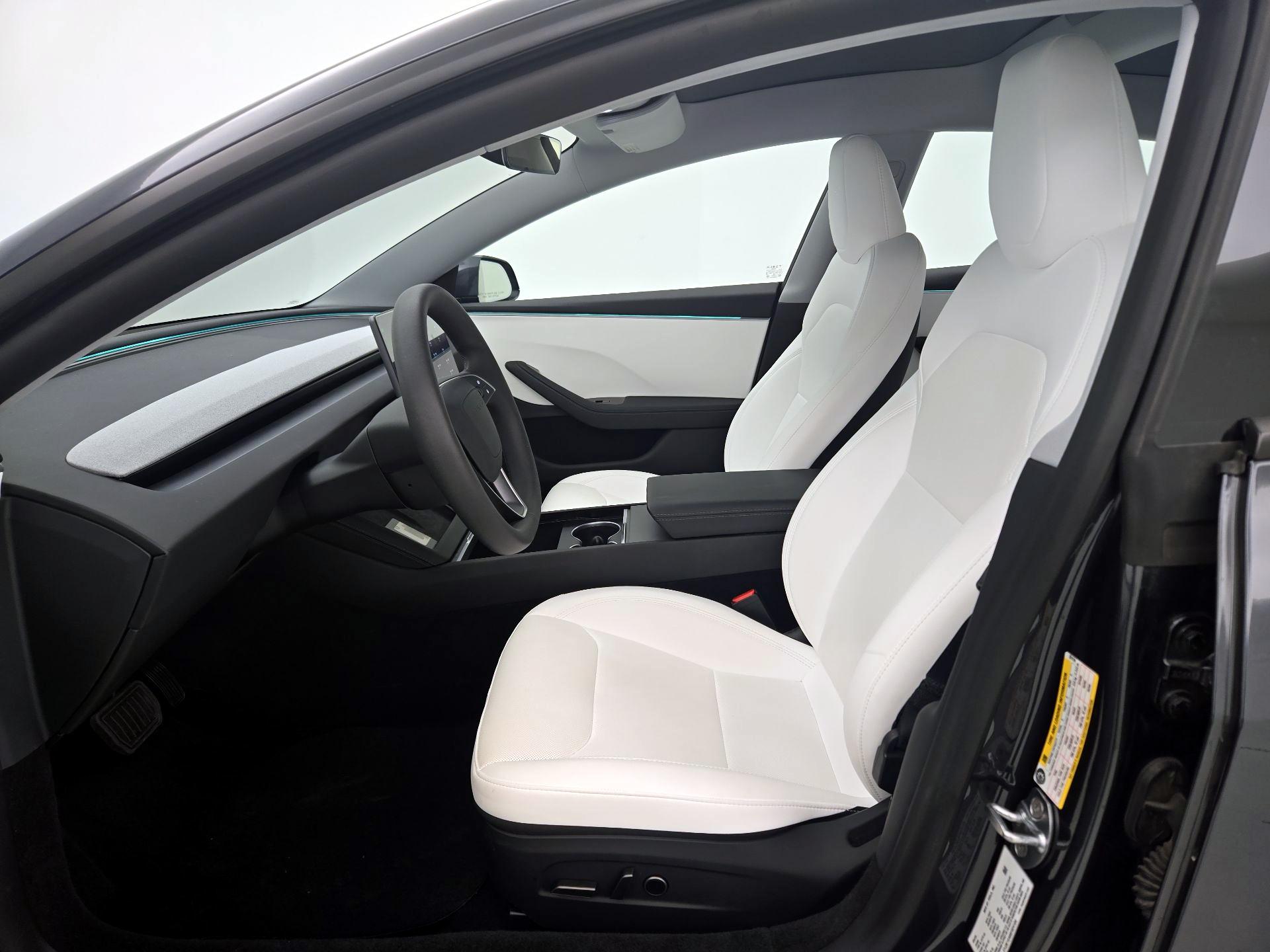 Thumbnail: 2025 Tesla Model 3 - 11
