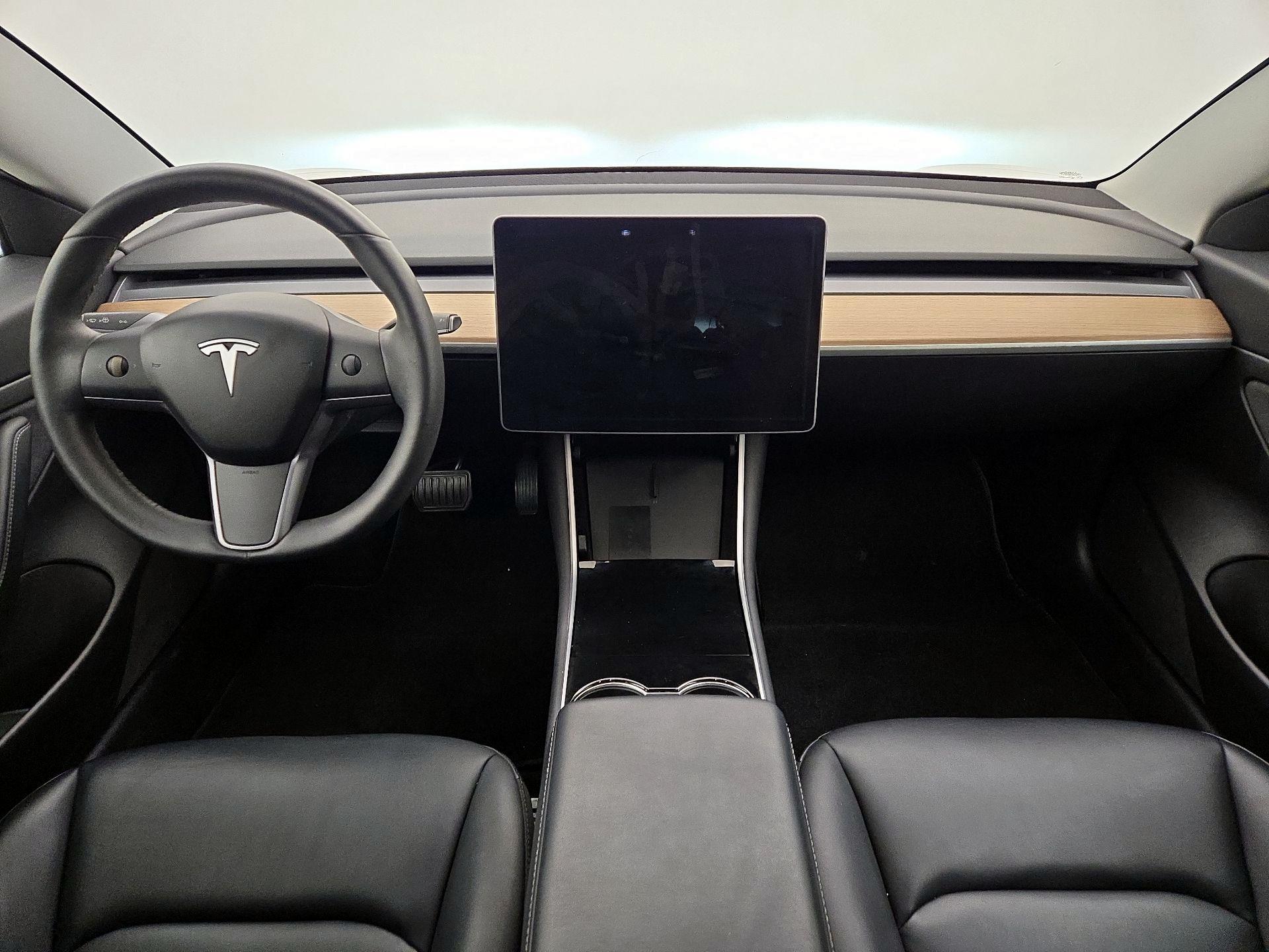 Thumbnail: 2020 Tesla Model 3 - 9