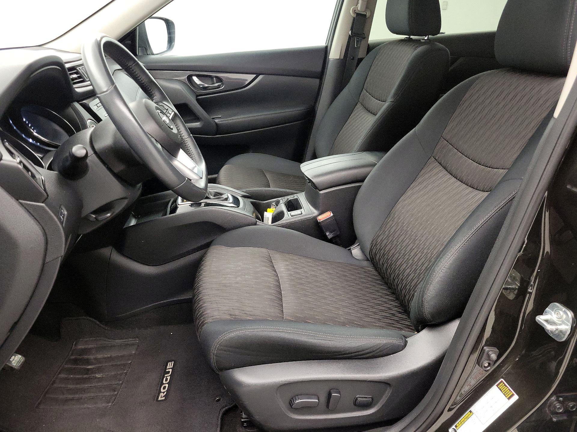 Thumbnail: 2017 Nissan Rogue - 11