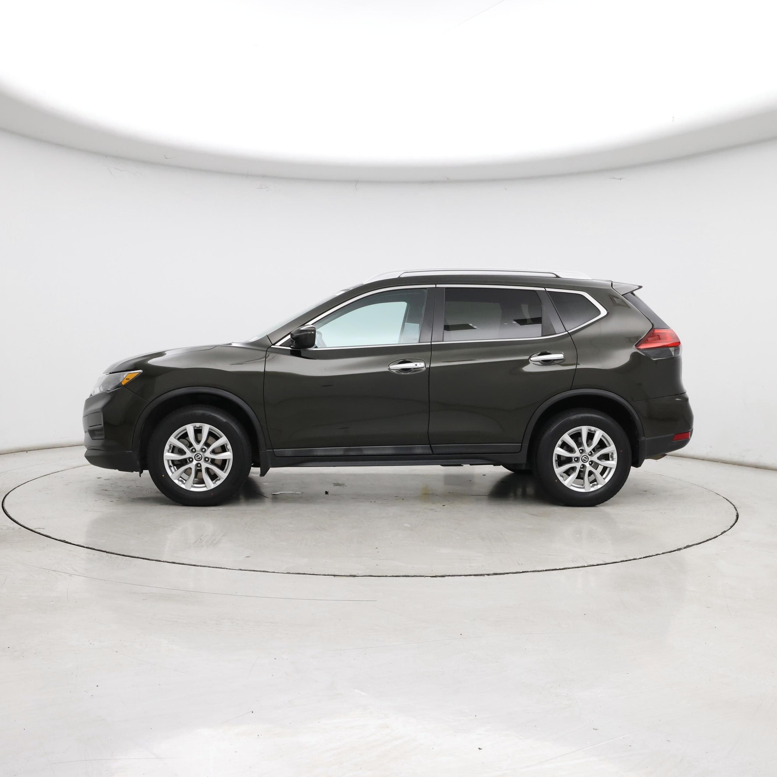 Thumbnail: 2017 Nissan Rogue - 3