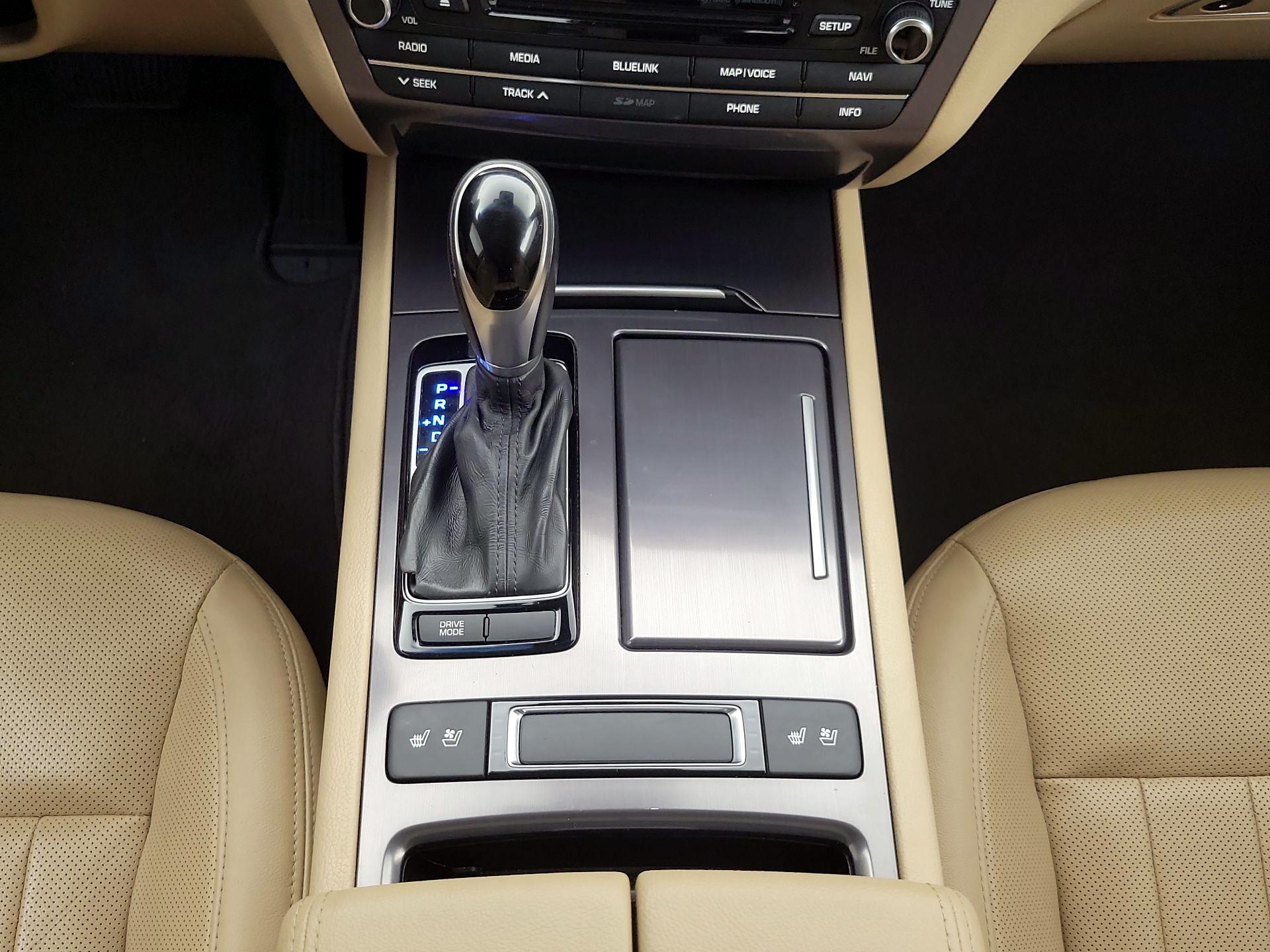 Thumbnail: 2015 Hyundai Genesis - 18