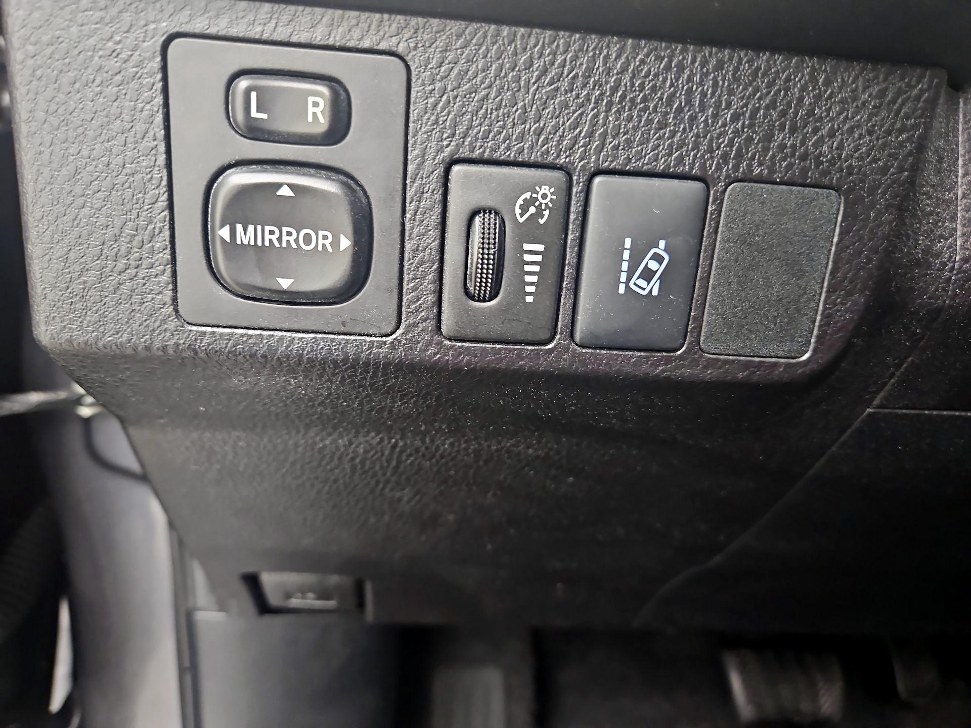 Thumbnail: 2017 Toyota RAV4 - 11