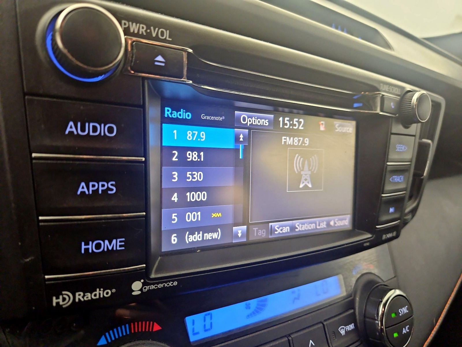 2017 Toyota RAV4 SE - Photo 14