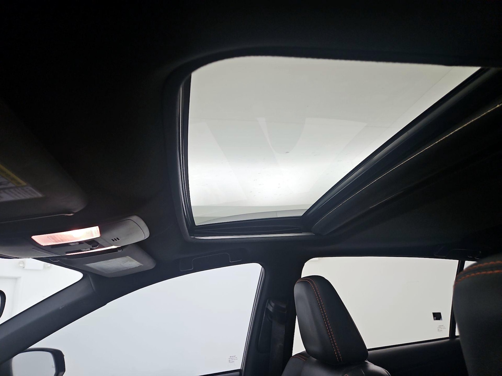 2017 Toyota RAV4 SE - Photo 18