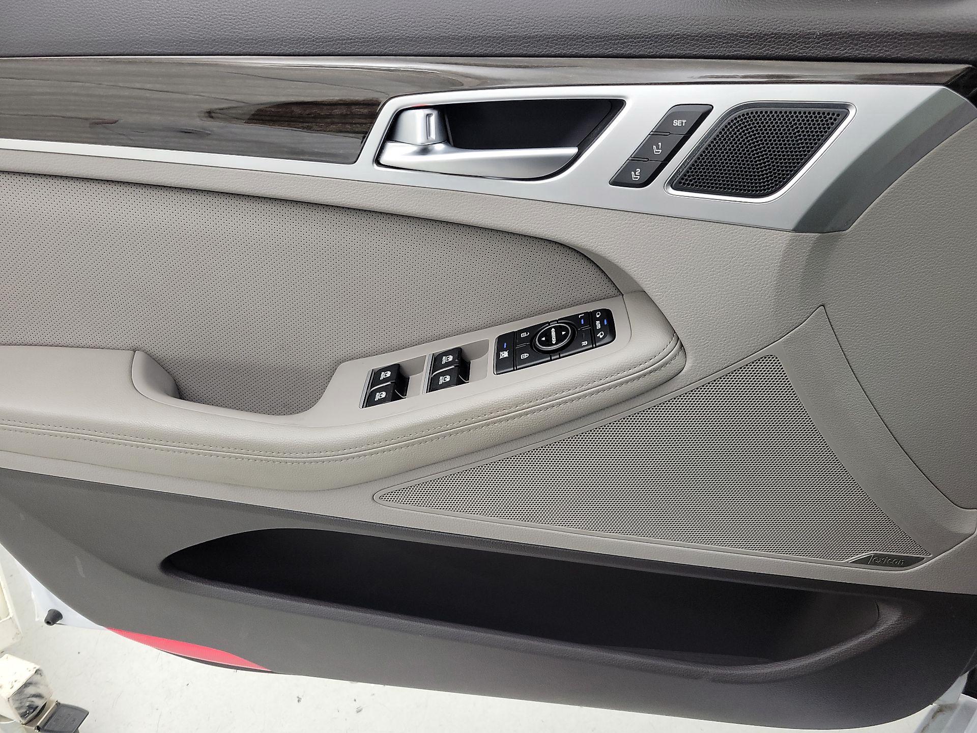 Thumbnail: 2016 Hyundai Genesis - 12