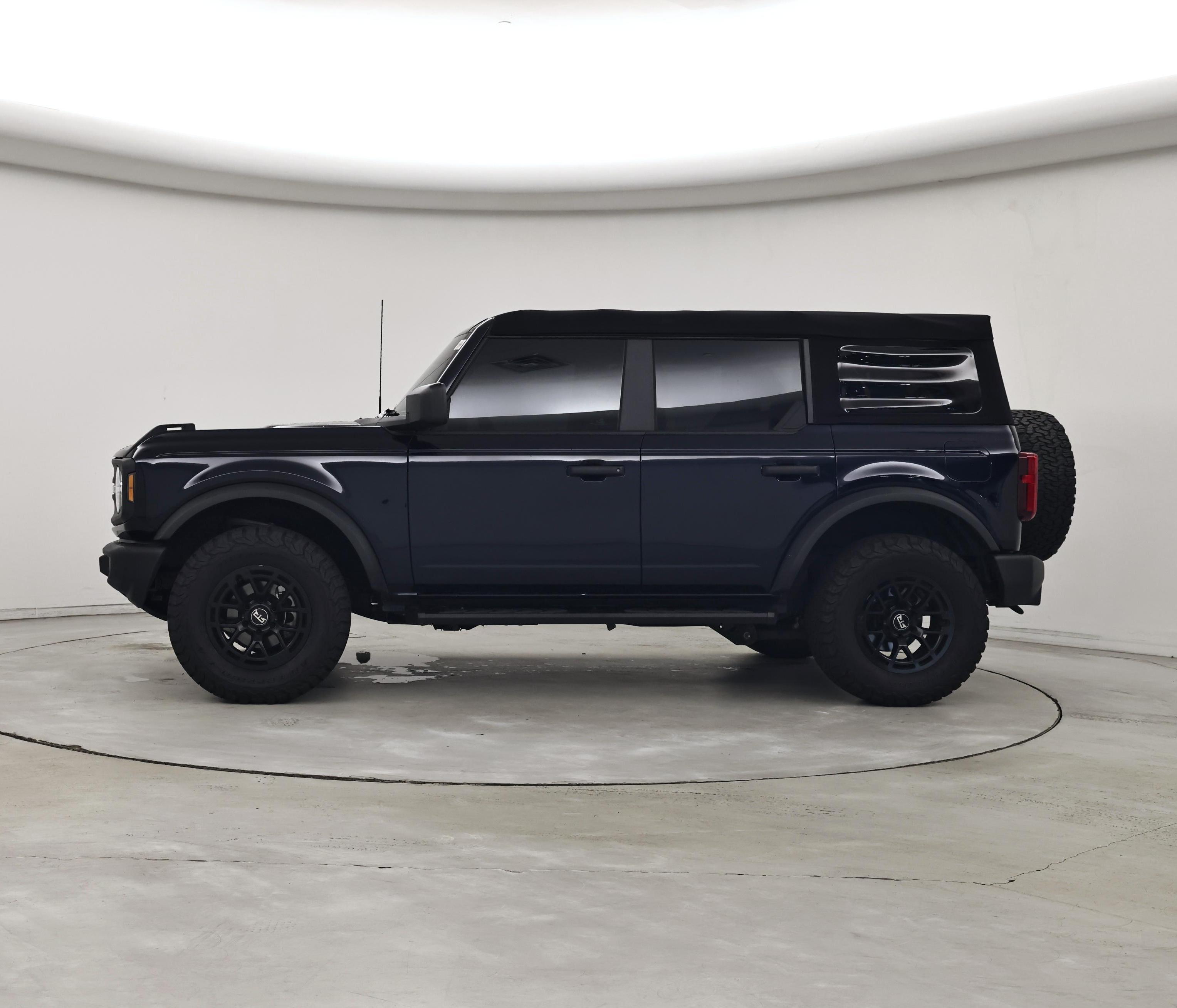 Thumbnail: 2021 Ford Bronco - 3