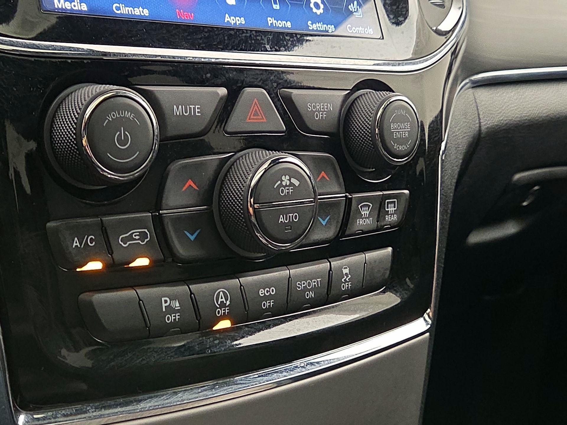 Thumbnail: 2021 Jeep Grand Cherokee - 15