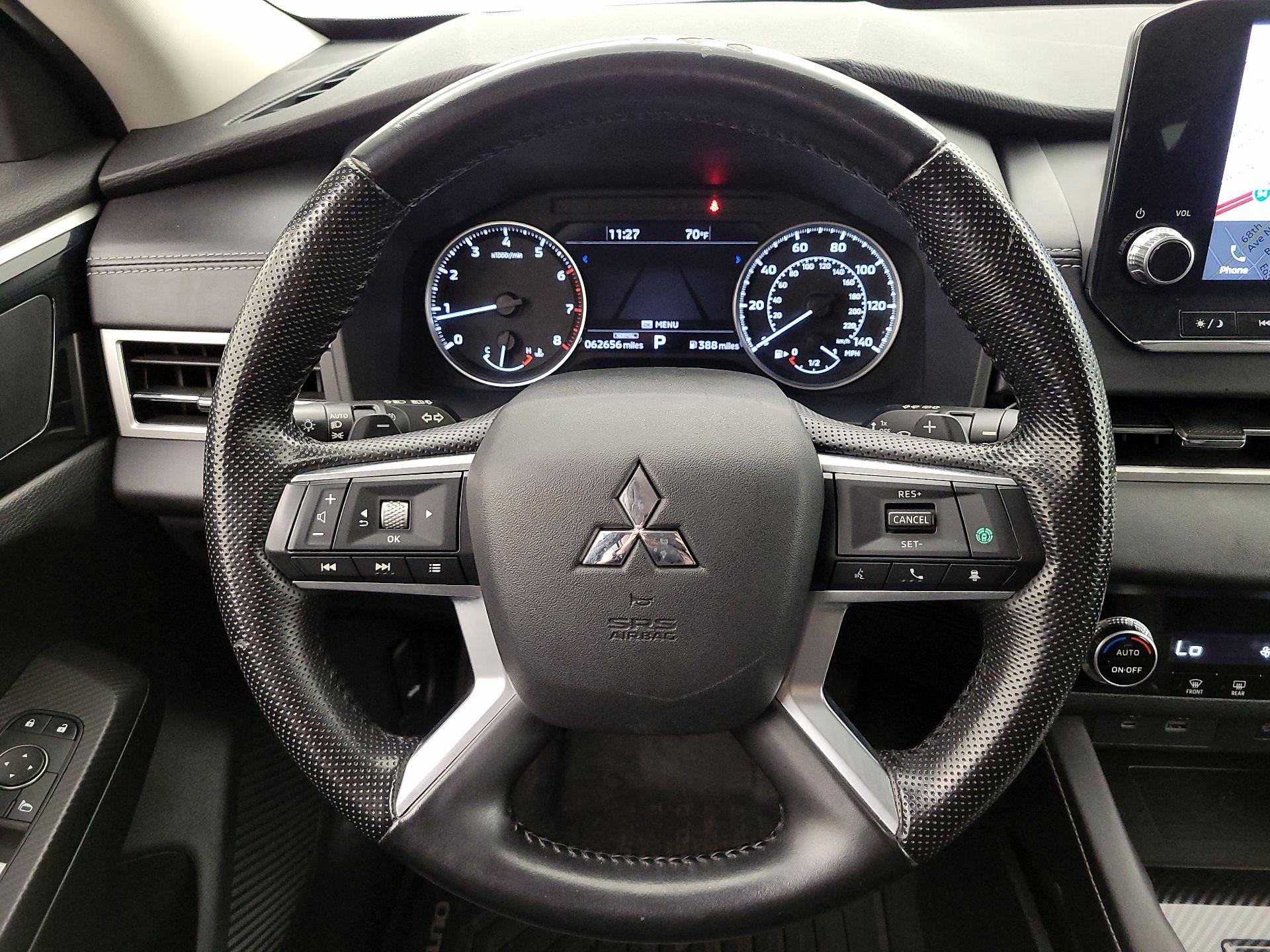Thumbnail: 2022 Mitsubishi Outlander - 10