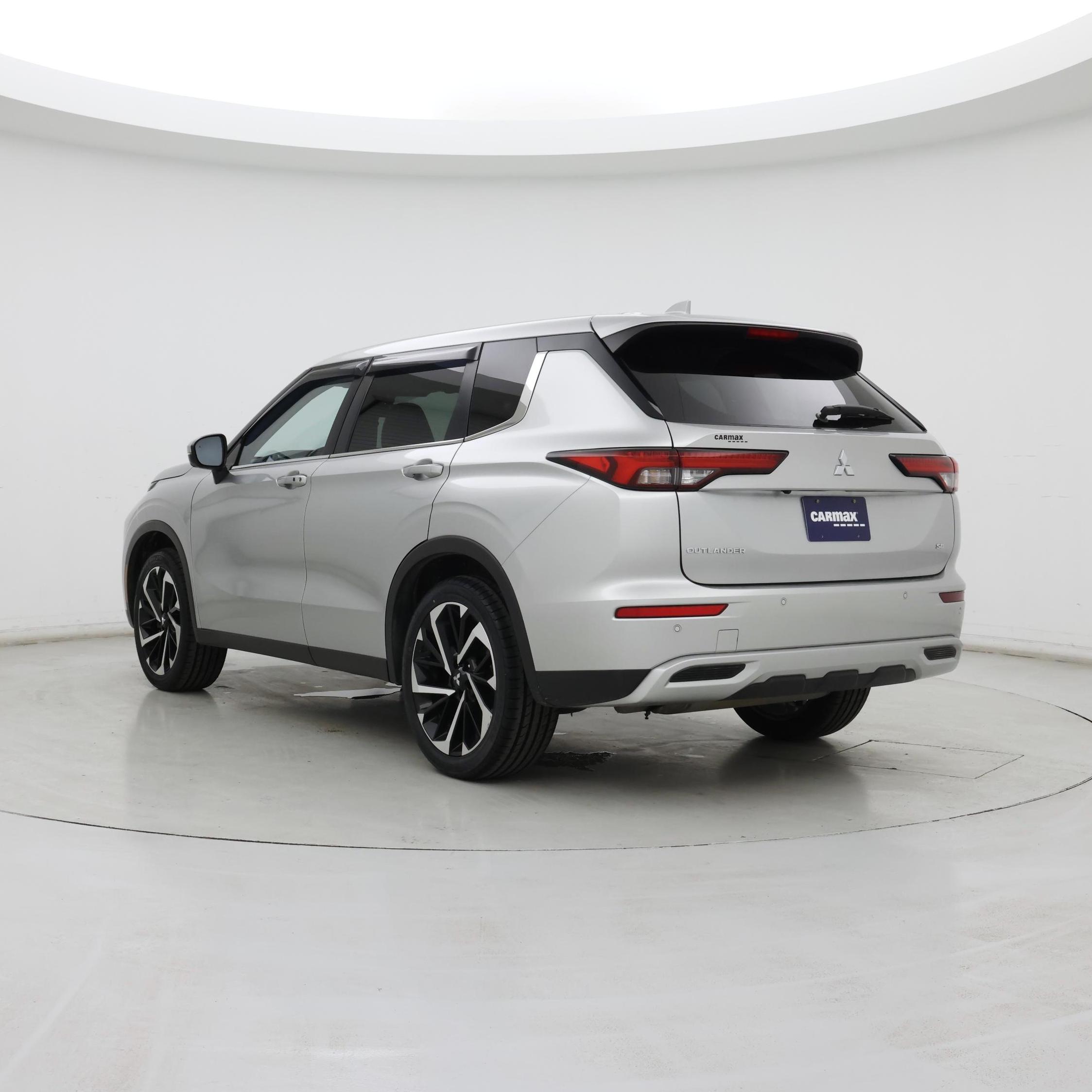 Thumbnail: 2022 Mitsubishi Outlander - 2