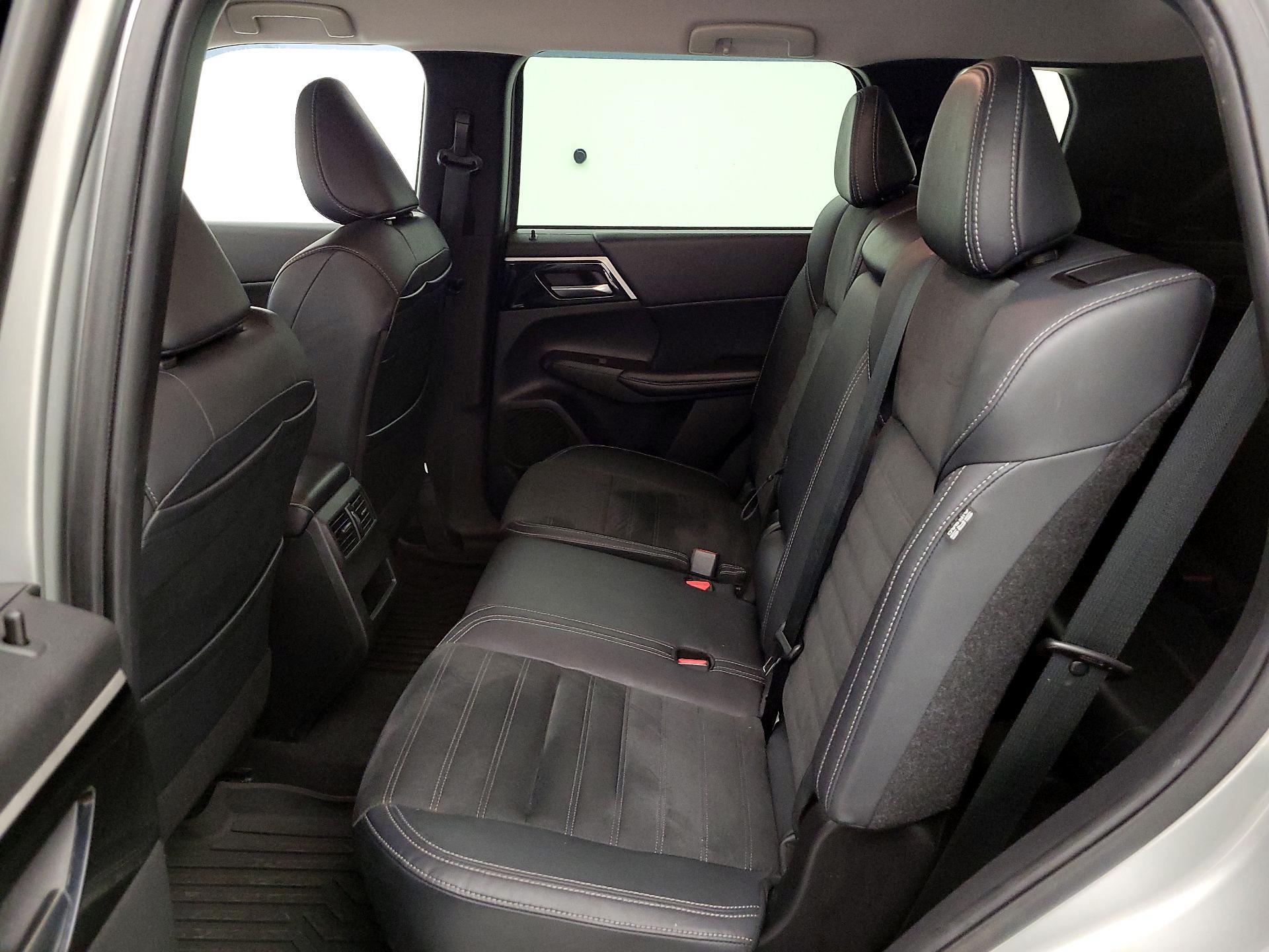 Thumbnail: 2022 Mitsubishi Outlander - 20