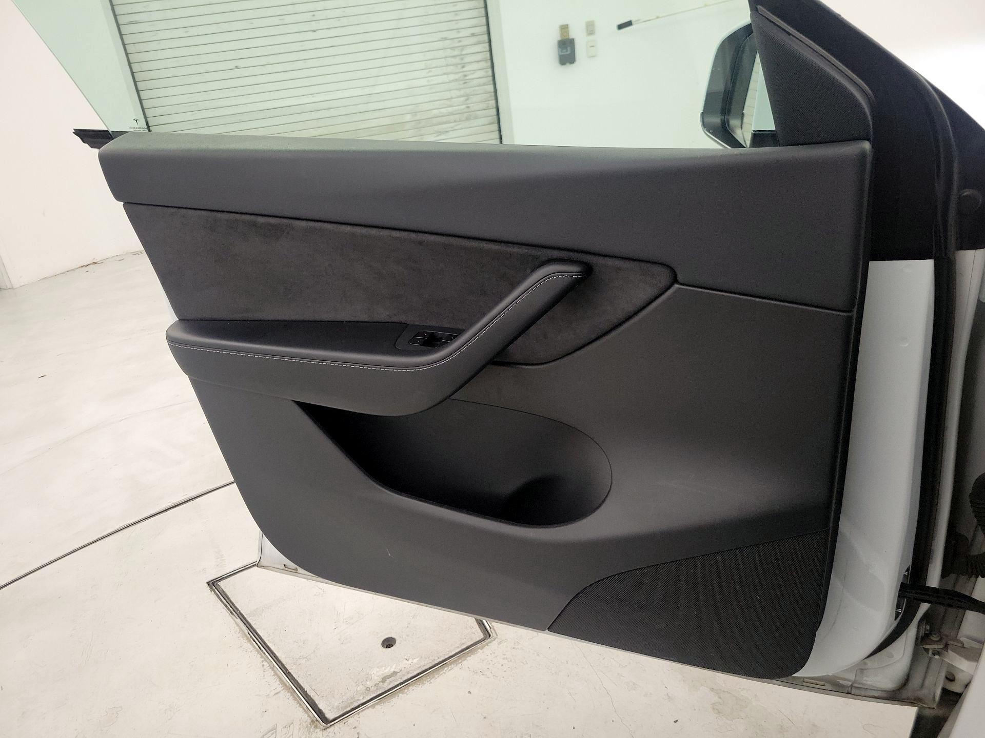 Thumbnail: 2021 Tesla Model Y - 12