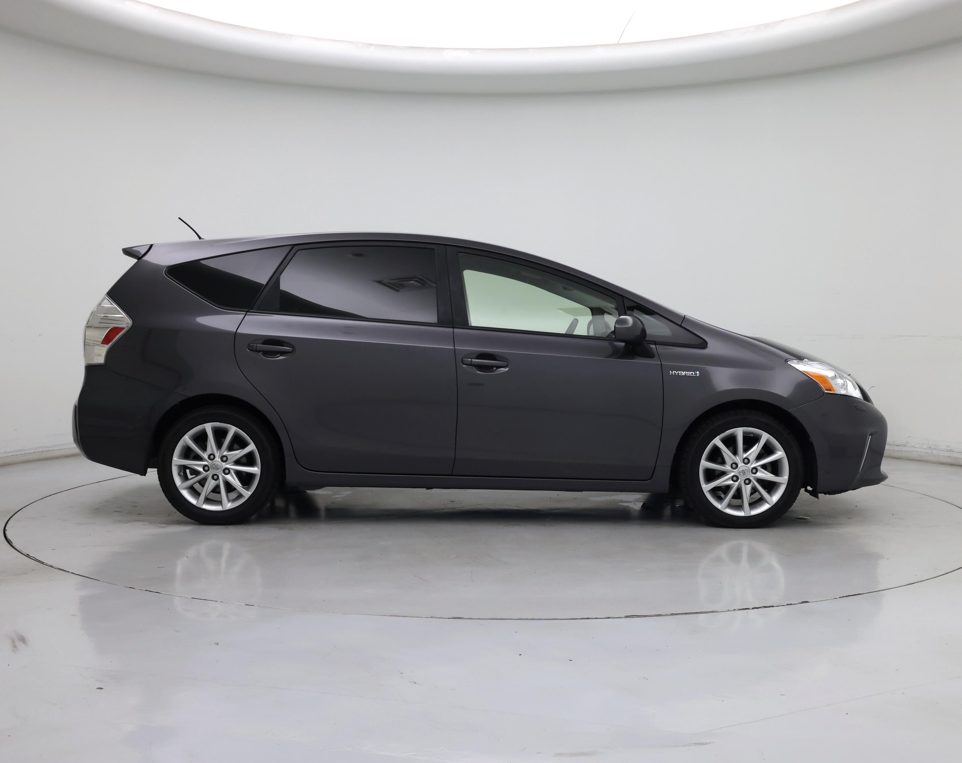 Thumbnail: 2014 Toyota Prius v - 7