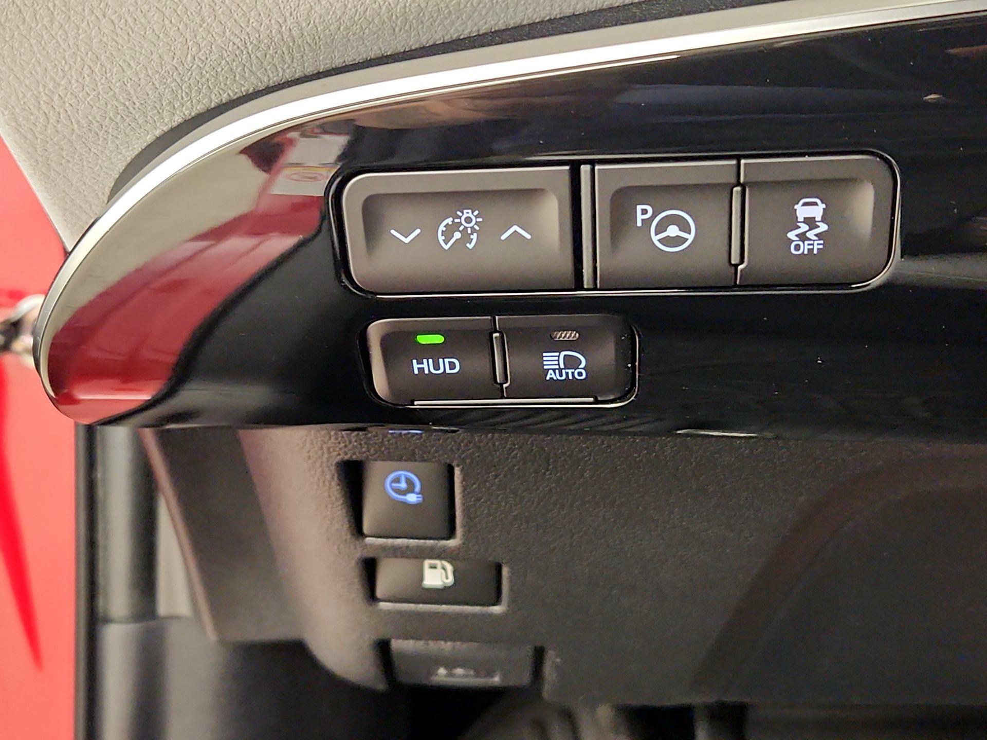 Thumbnail: 2020 Toyota Prius Prime - 13