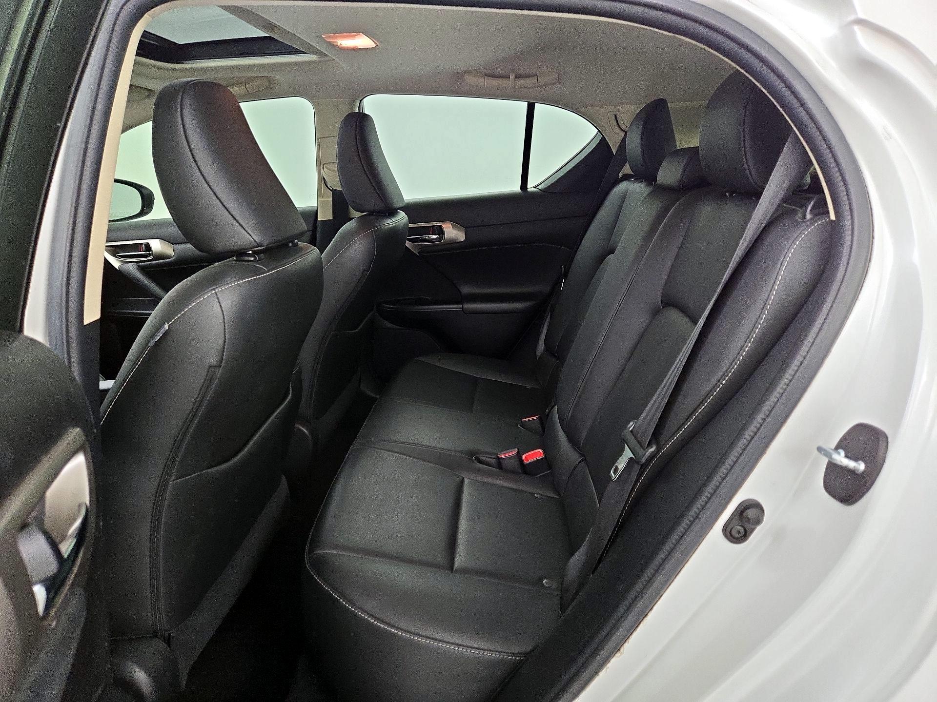 Thumbnail: 2016 Lexus CT - 18
