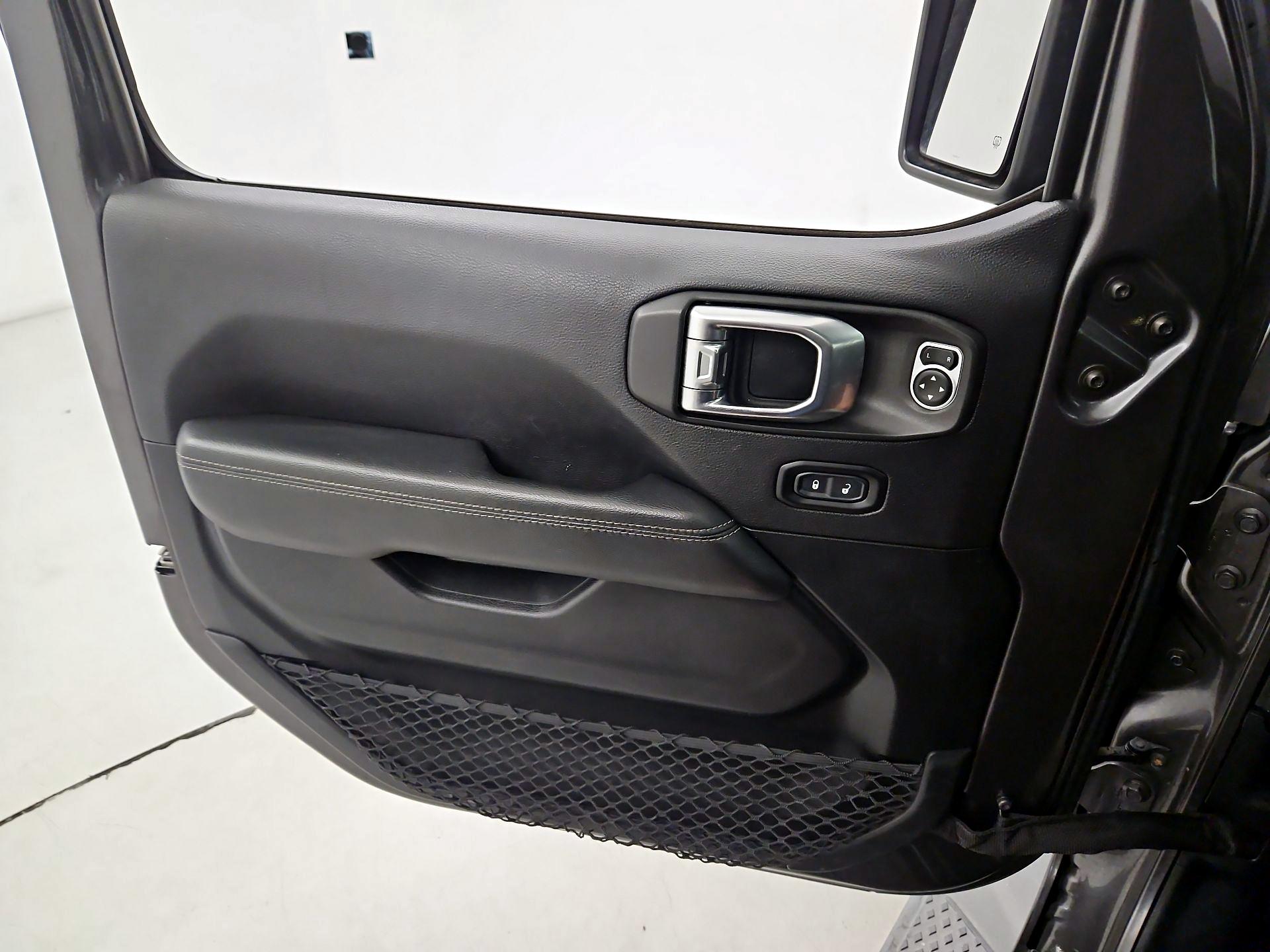Thumbnail: 2020 Jeep Gladiator - 12