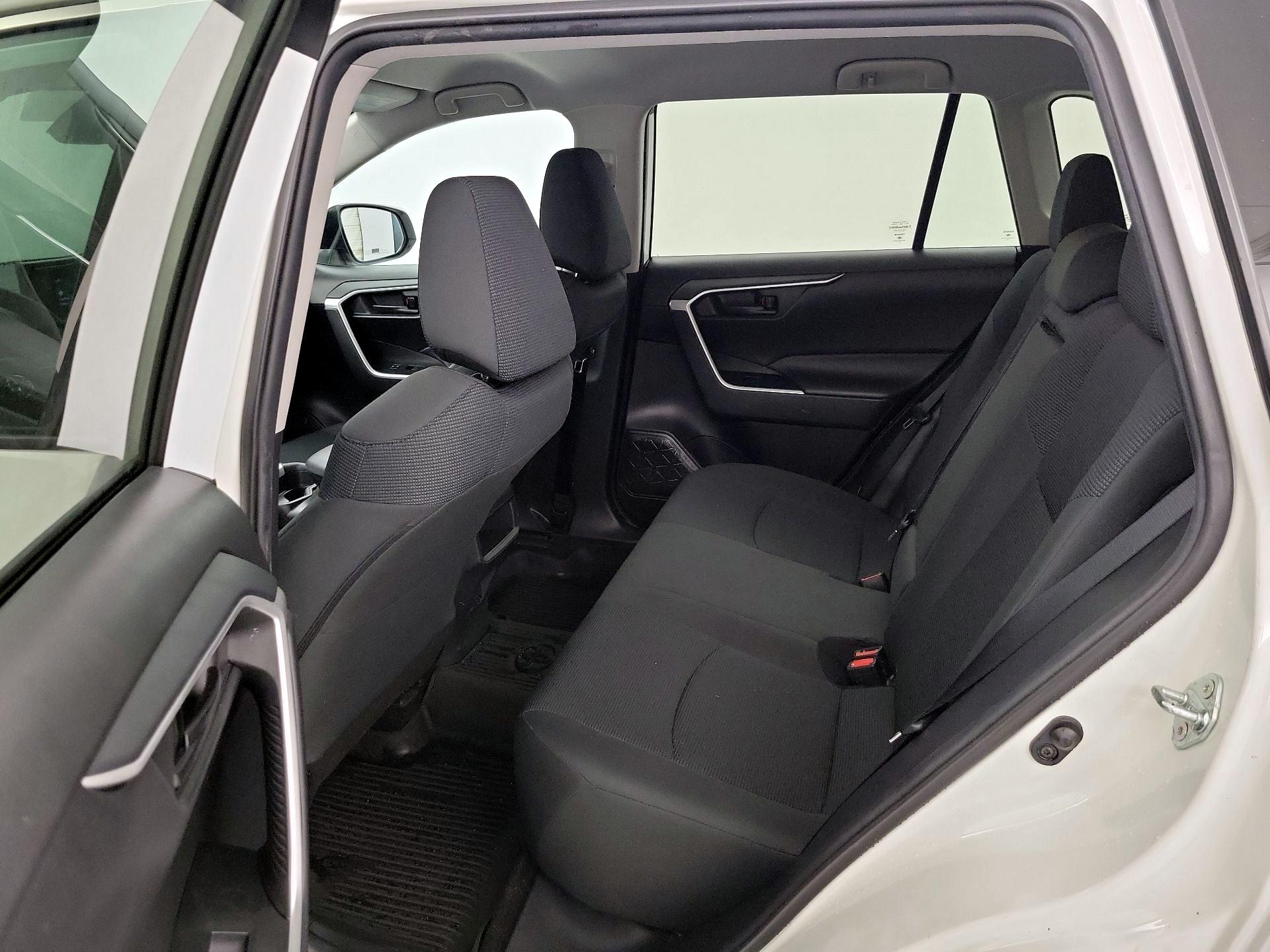 Thumbnail: 2021 Toyota RAV4 - 19