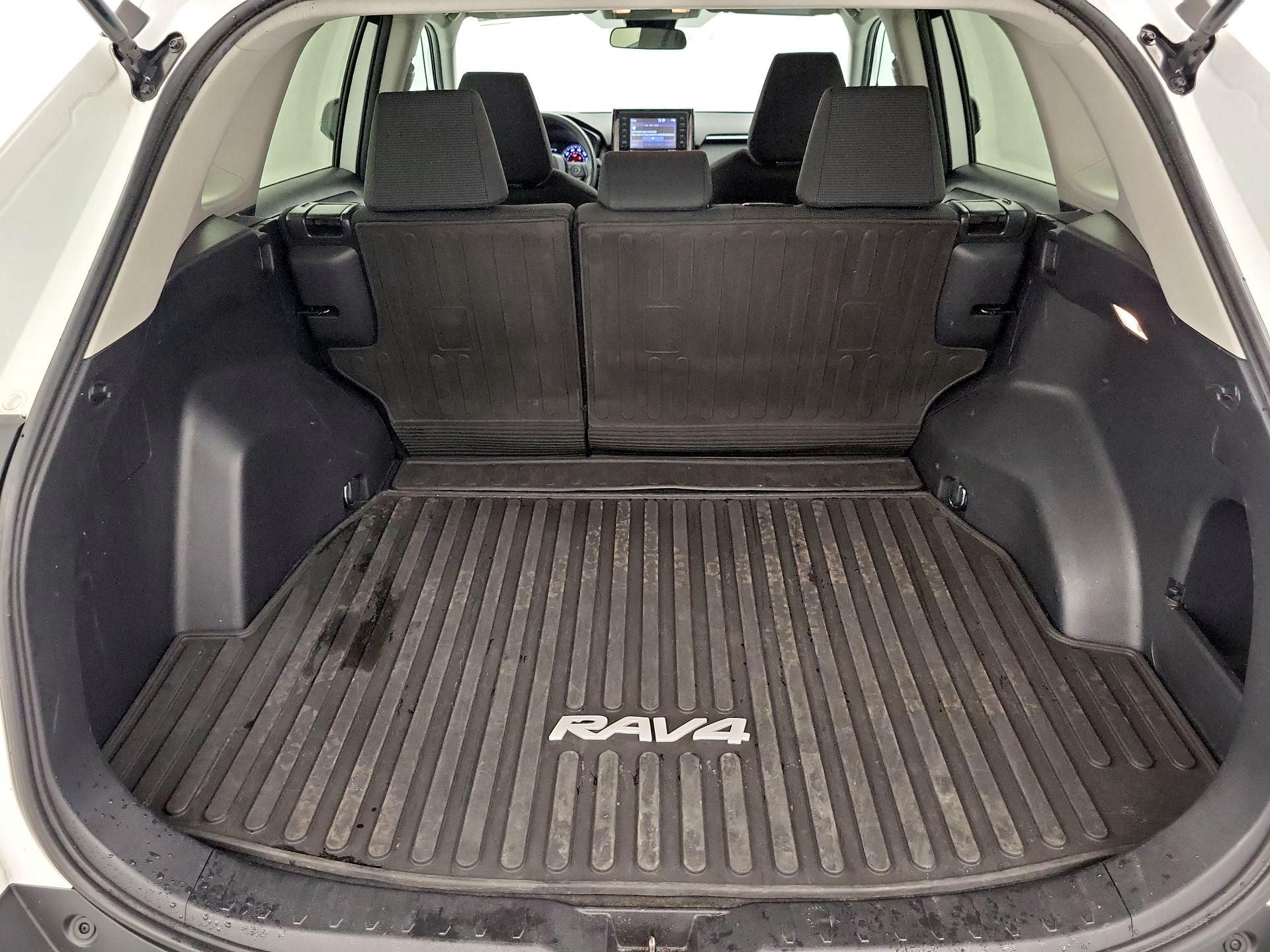 Thumbnail: 2021 Toyota RAV4 - 20