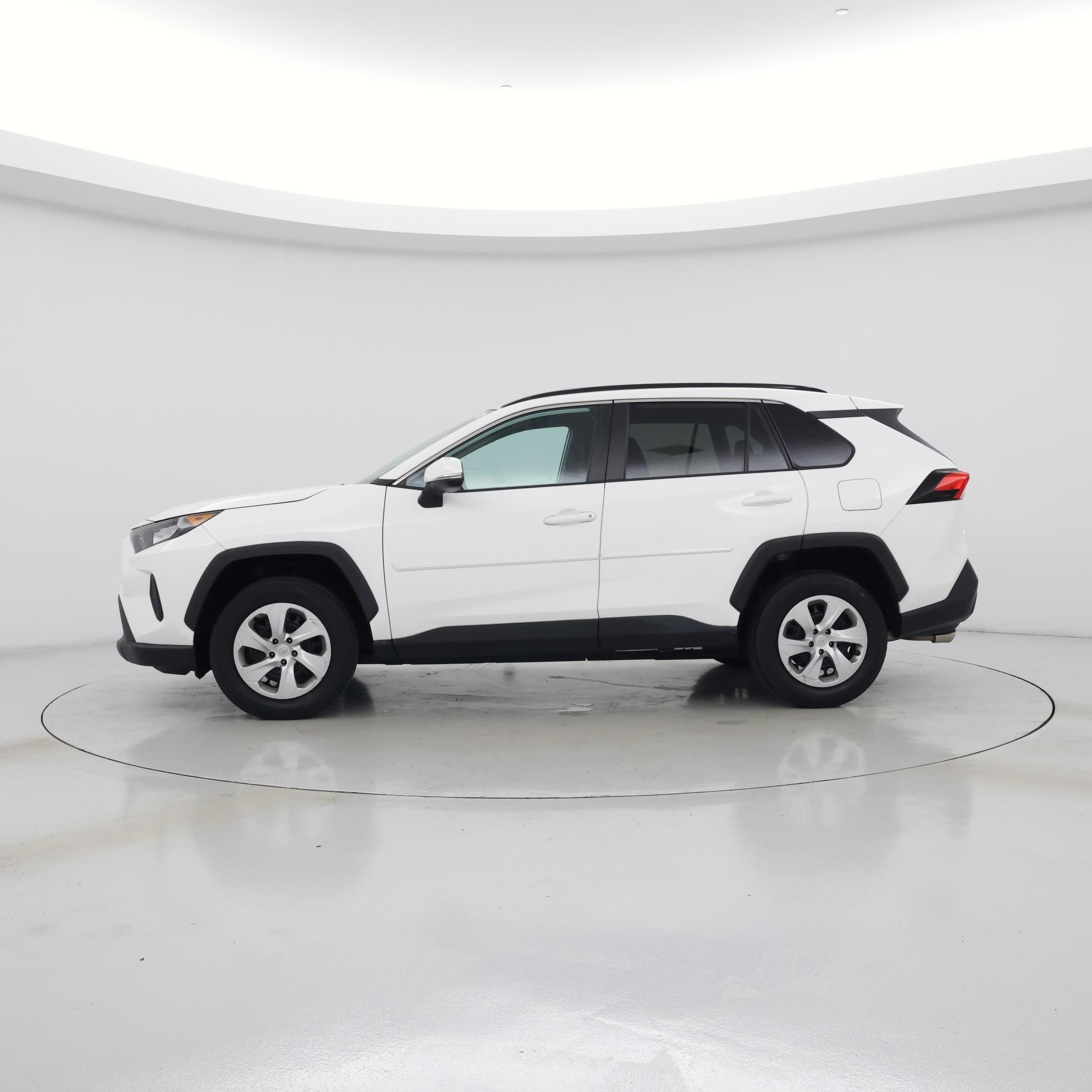 Thumbnail: 2021 Toyota RAV4 - 3