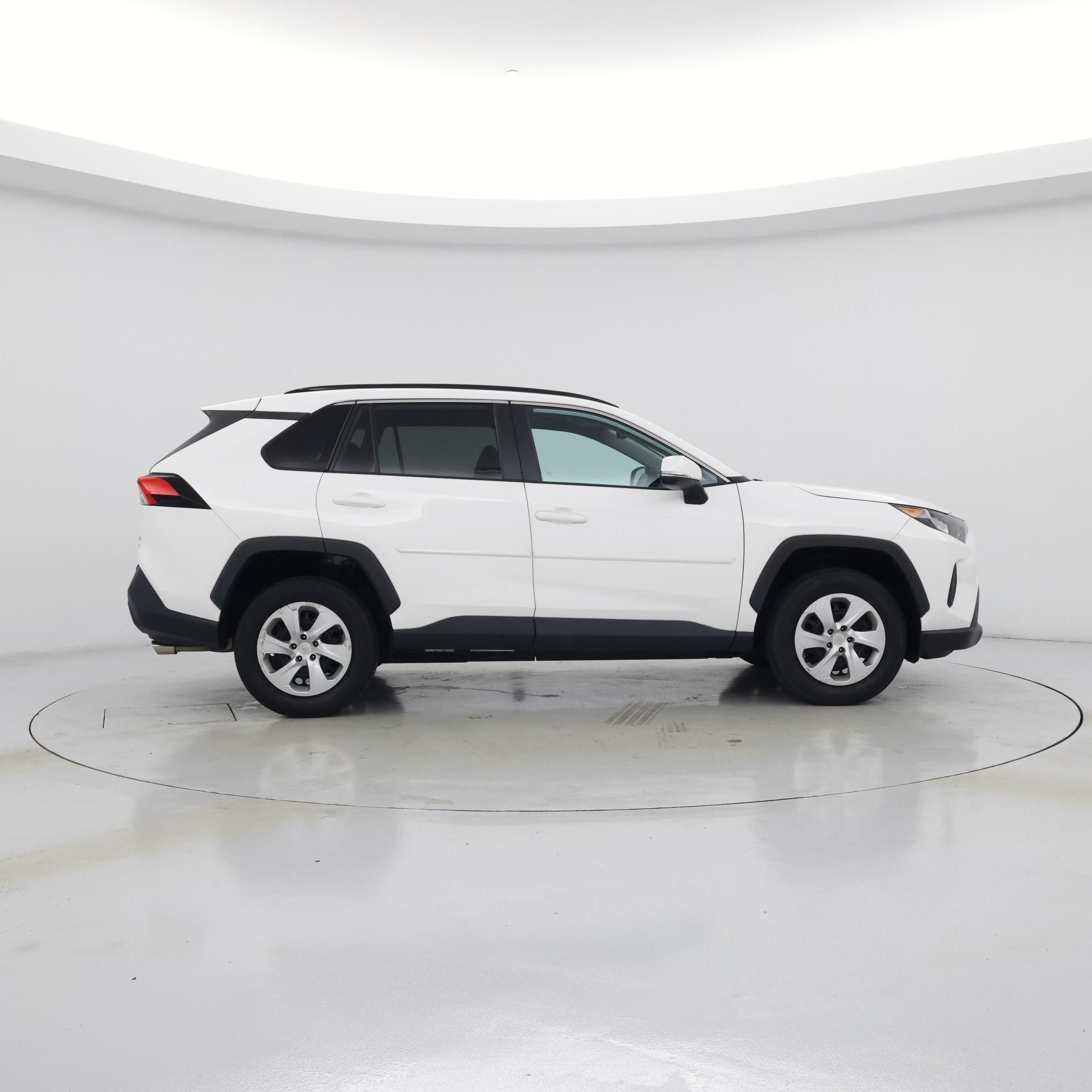 Thumbnail: 2021 Toyota RAV4 - 7