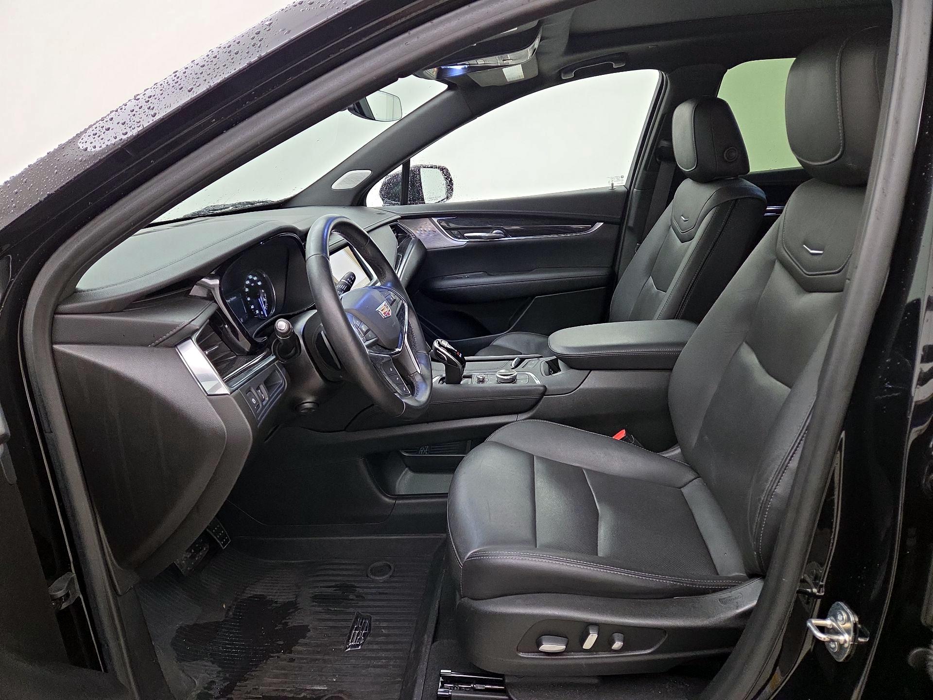 Thumbnail: 2021 Cadillac XT5 - 11