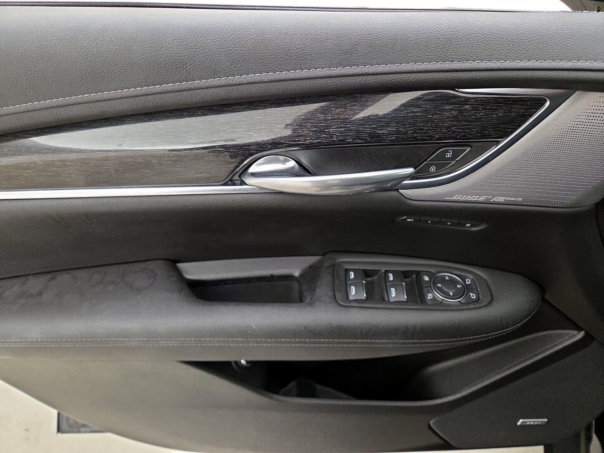 Thumbnail: 2021 Cadillac XT5 - 12
