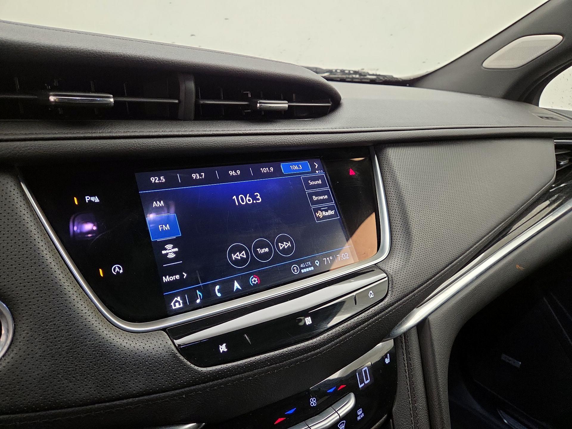 Thumbnail: 2021 Cadillac XT5 - 16