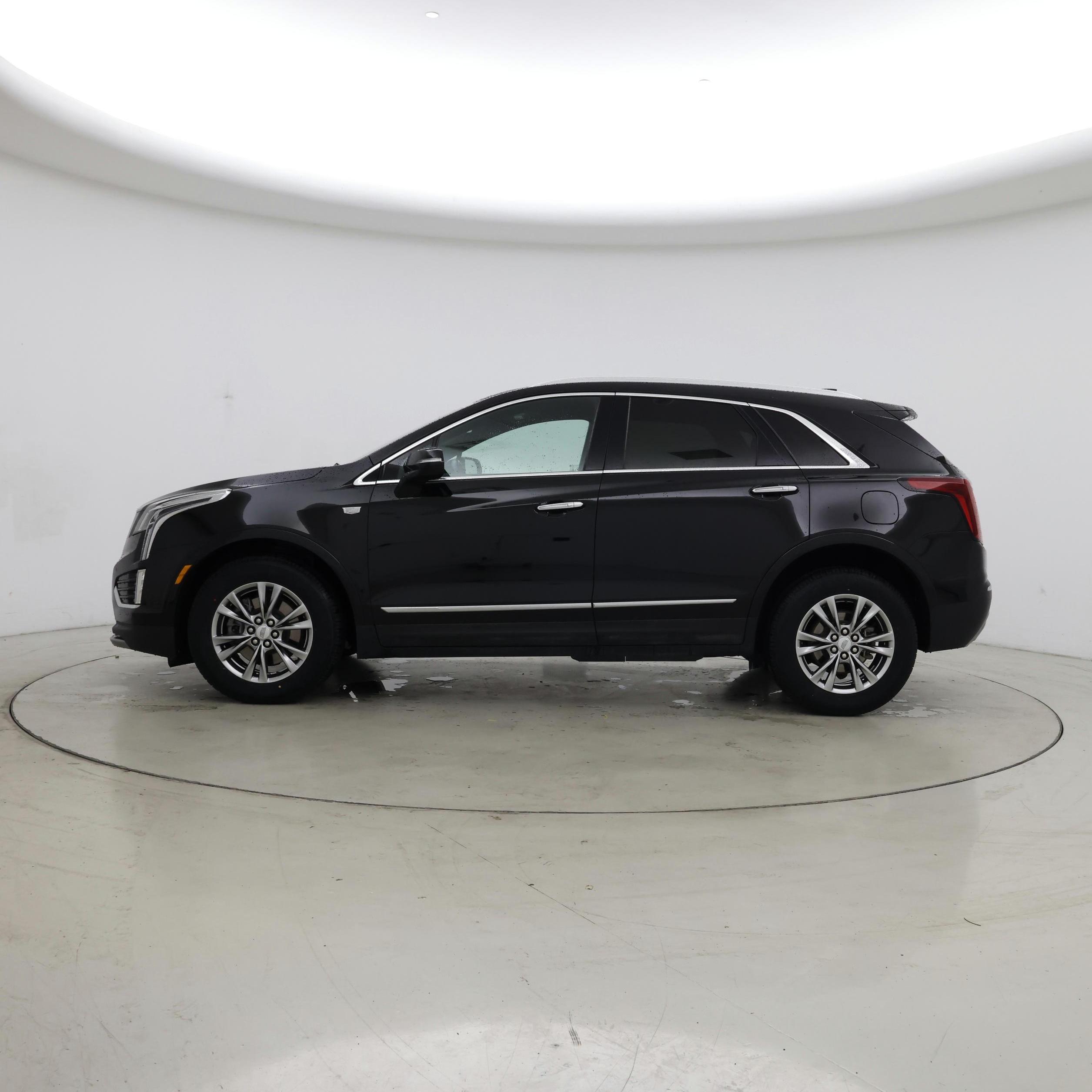 Thumbnail: 2021 Cadillac XT5 - 3