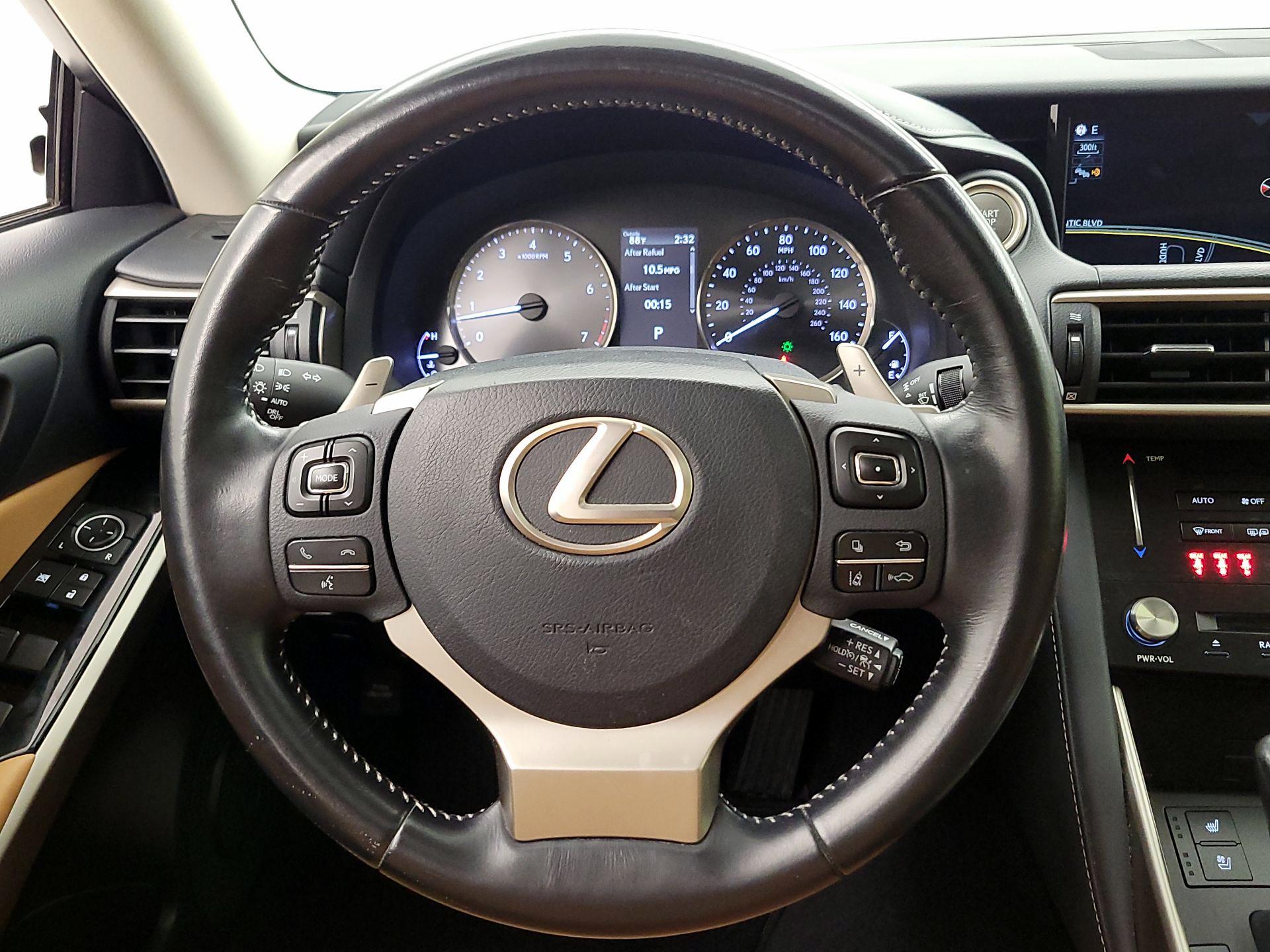 Thumbnail: 2017 Lexus IS - 10