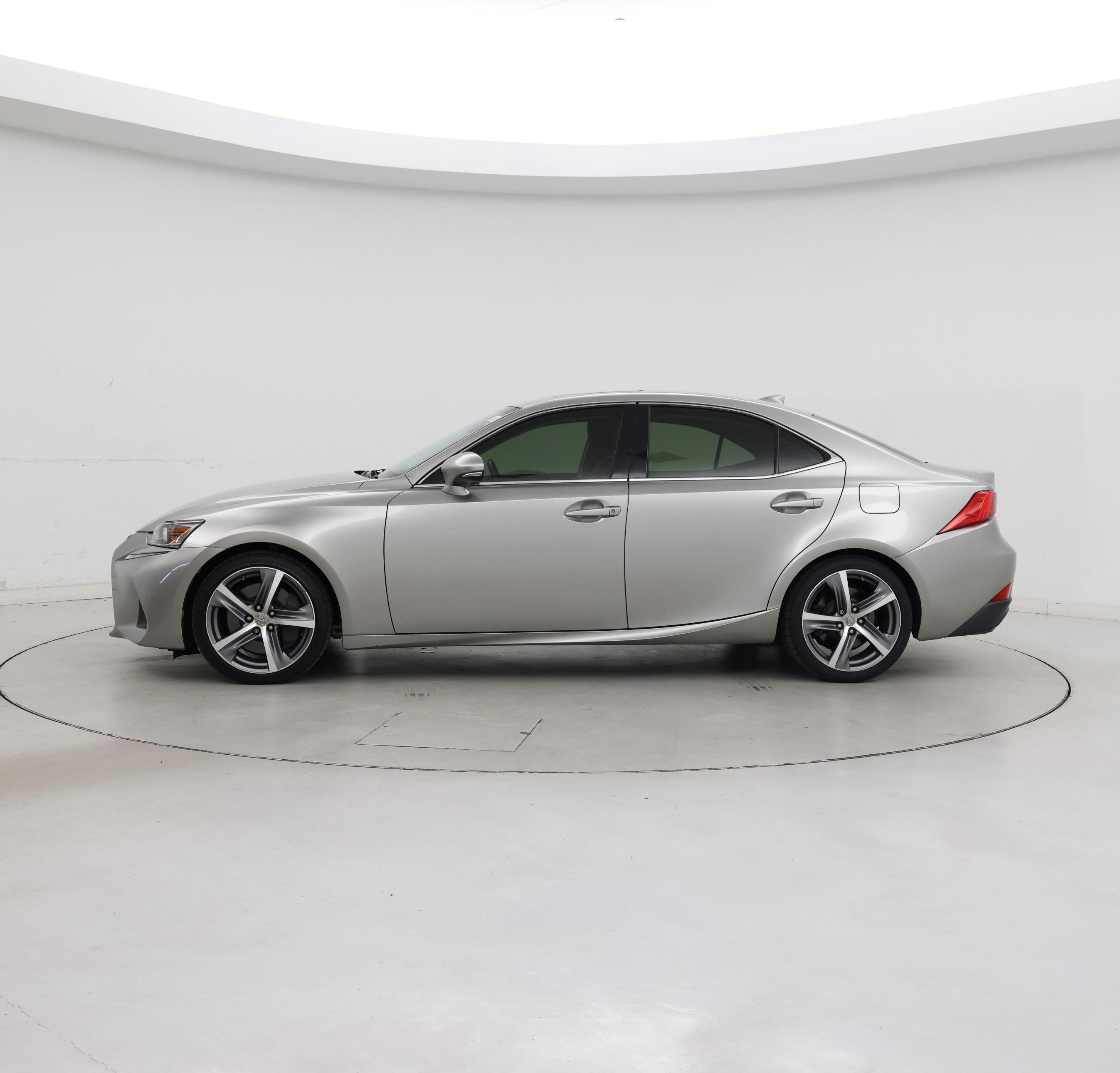 Thumbnail: 2017 Lexus IS - 3