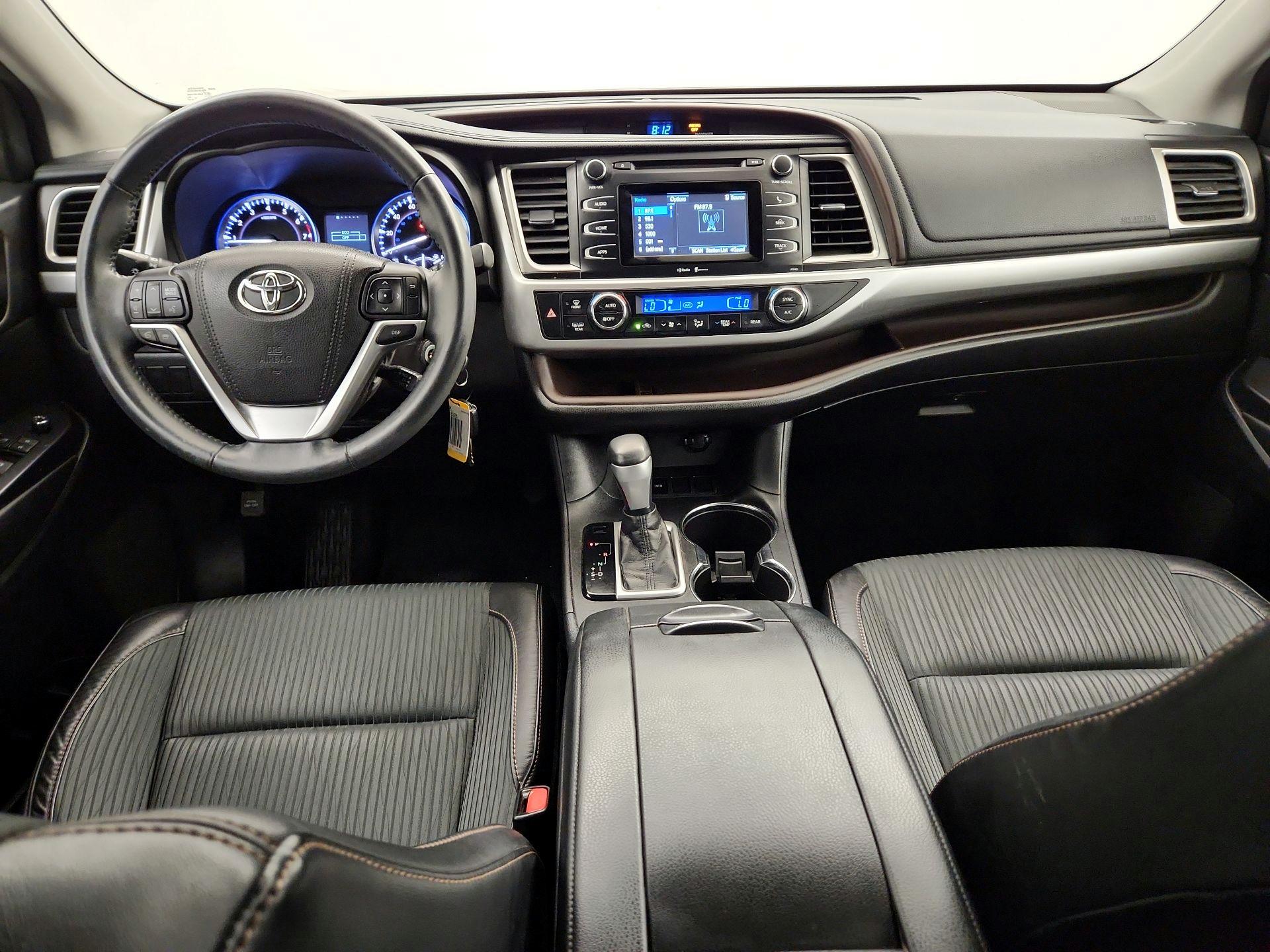 Thumbnail: 2015 Toyota Highlander - 9