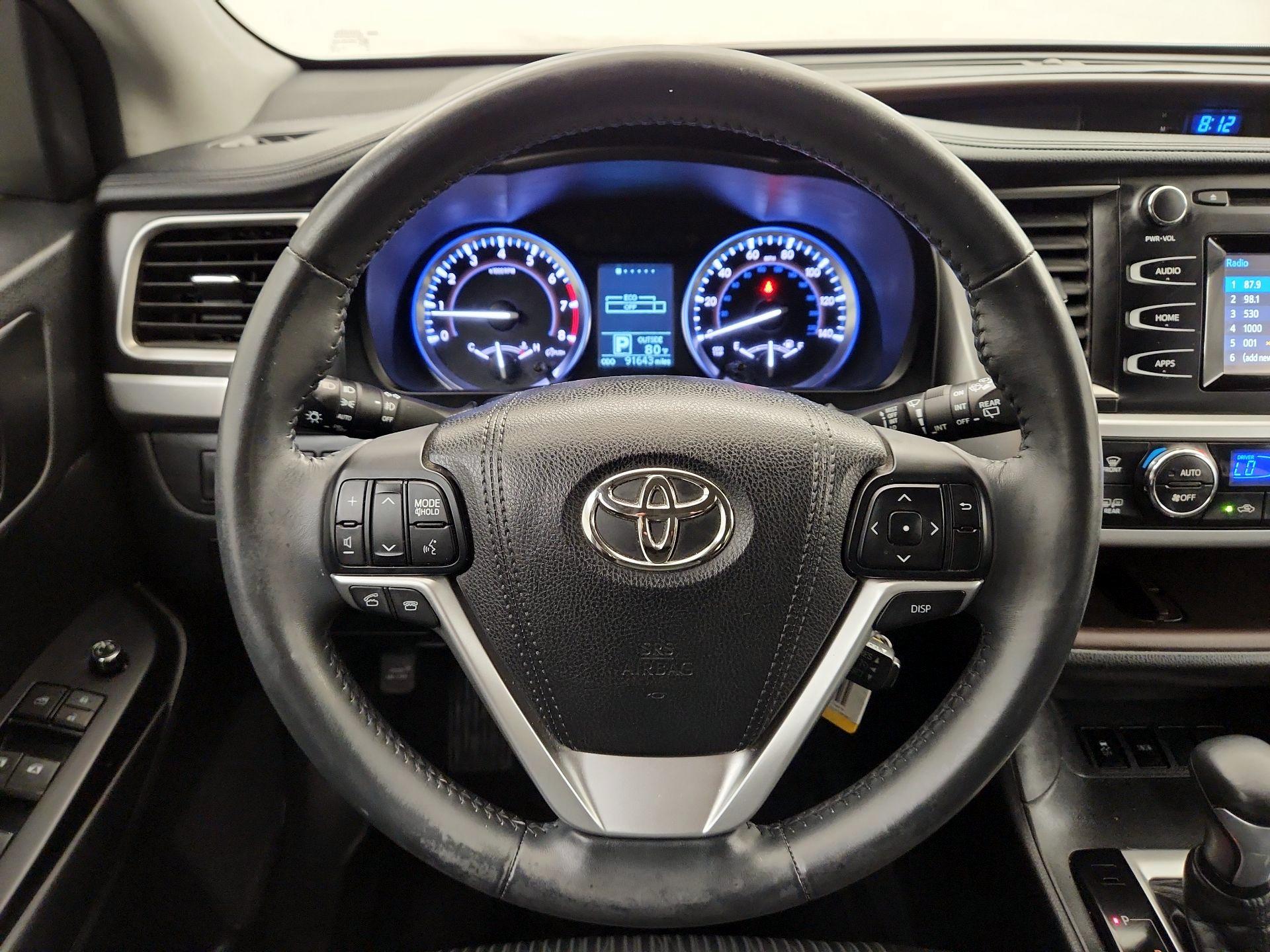 Thumbnail: 2015 Toyota Highlander - 10