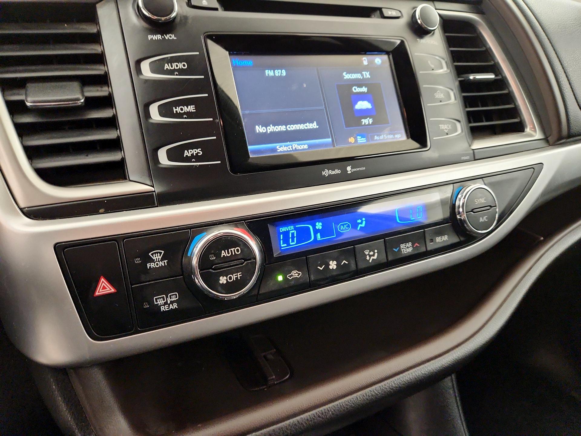 Thumbnail: 2015 Toyota Highlander - 16