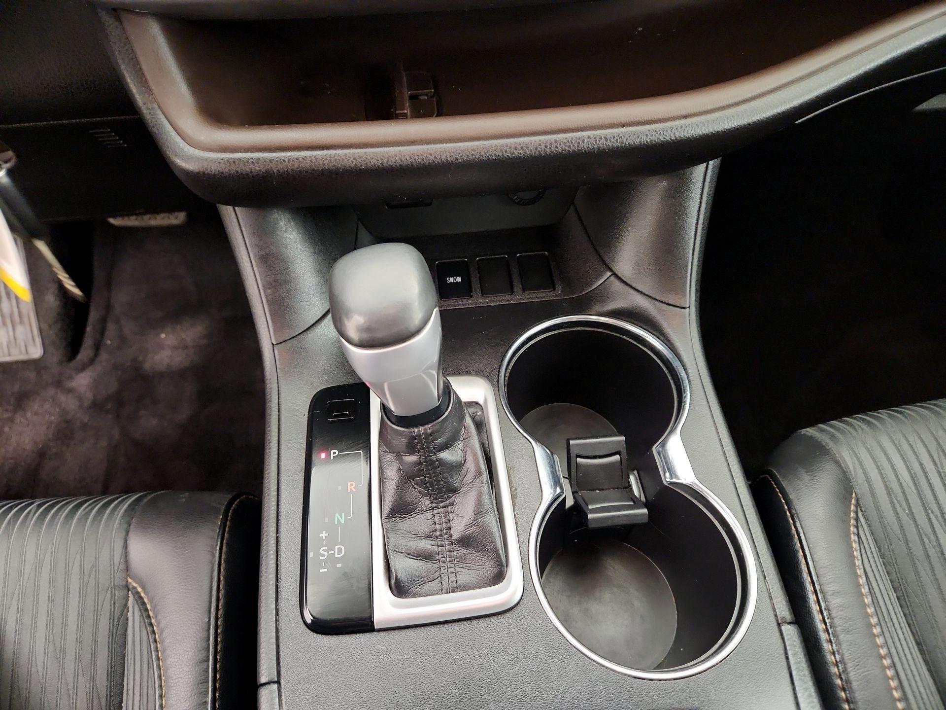 Thumbnail: 2015 Toyota Highlander - 17