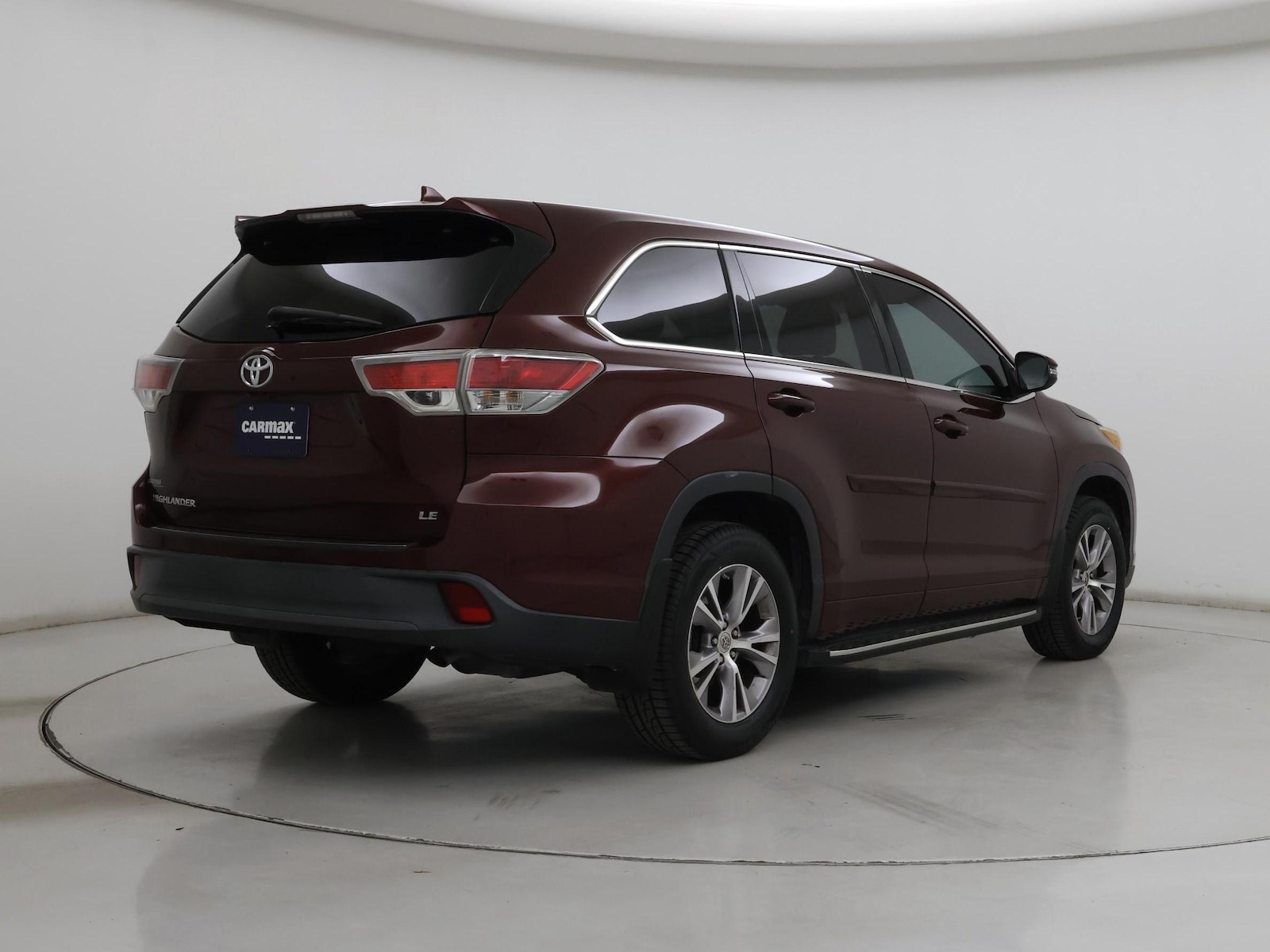 2015 Toyota Highlander LE - Photo 9